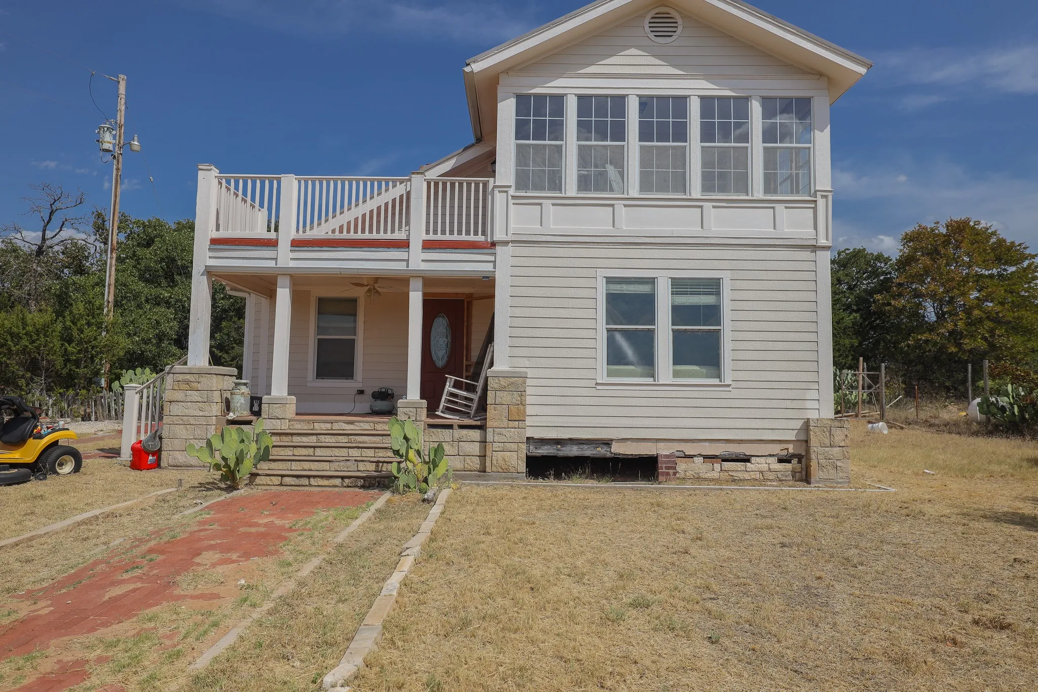 Single Family Residence For Sale in Taylor County , 109 County Road 176, Ovalo, Texas 79541, 2 Bedroom, 3 Bathroom, Garage spaces, 1,200 Sqft, built in 1982, mls#21374032, Real Estate Agent in Ovalo, Homes For Sale in Taylor county, Homes For Sale in Ovalo, Realtor in Ovalo Texas, Real Estate Brokerage Independent Realty Texas, Luminita Cordes Realtor