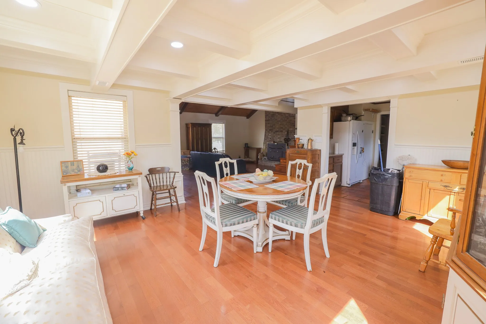 Single Family Residence For Sale in Taylor County , 109 County Road 176, Ovalo, Texas 79541, 2 Bedroom, 3 Bathroom, Garage spaces, 1,200 Sqft, built in 1982, mls#21374032, Real Estate Agent in Ovalo, Homes For Sale in Taylor county, Homes For Sale in Ovalo, Realtor in Ovalo Texas, Real Estate Brokerage Independent Realty Texas, Luminita Cordes Realtor