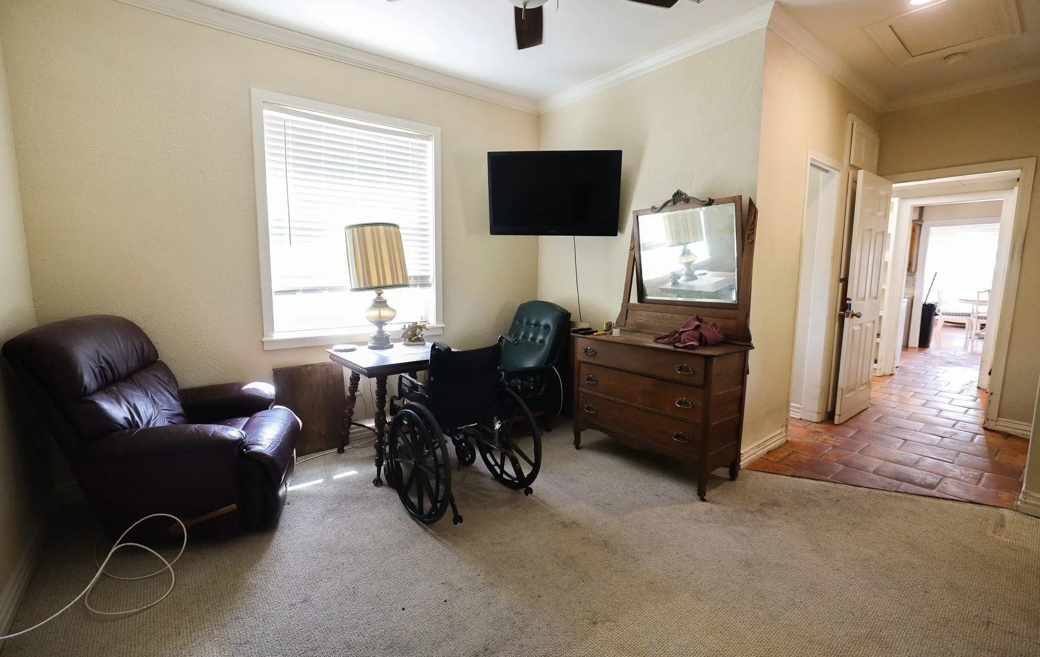 Single Family Residence For Sale in Taylor County , 109 County Road 176, Ovalo, Texas 79541, 2 Bedroom, 3 Bathroom, Garage spaces, 1,200 Sqft, built in 1982, mls#21374032, Real Estate Agent in Ovalo, Homes For Sale in Taylor county, Homes For Sale in Ovalo, Realtor in Ovalo Texas, Real Estate Brokerage Independent Realty Texas, Luminita Cordes Realtor
