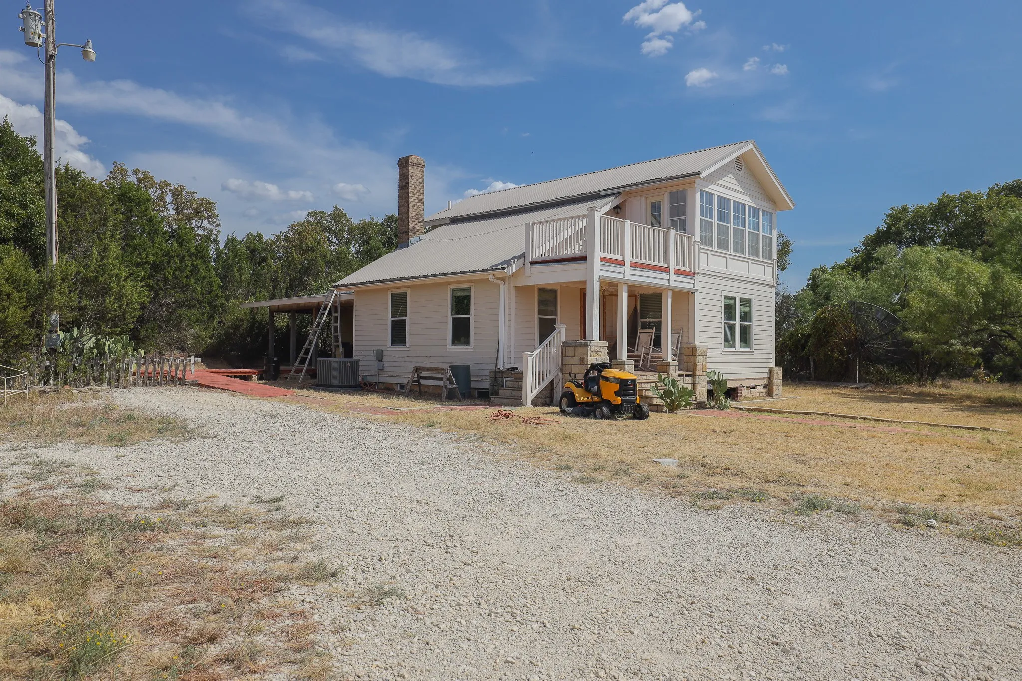 Single Family Residence For Sale in Taylor County , 109 County Road 176, Ovalo, Texas 79541, 2 Bedroom, 3 Bathroom, Garage spaces, 1,200 Sqft, built in 1982, mls#21374032, Real Estate Agent in Ovalo, Homes For Sale in Taylor county, Homes For Sale in Ovalo, Realtor in Ovalo Texas, Real Estate Brokerage Independent Realty Texas, Luminita Cordes Realtor