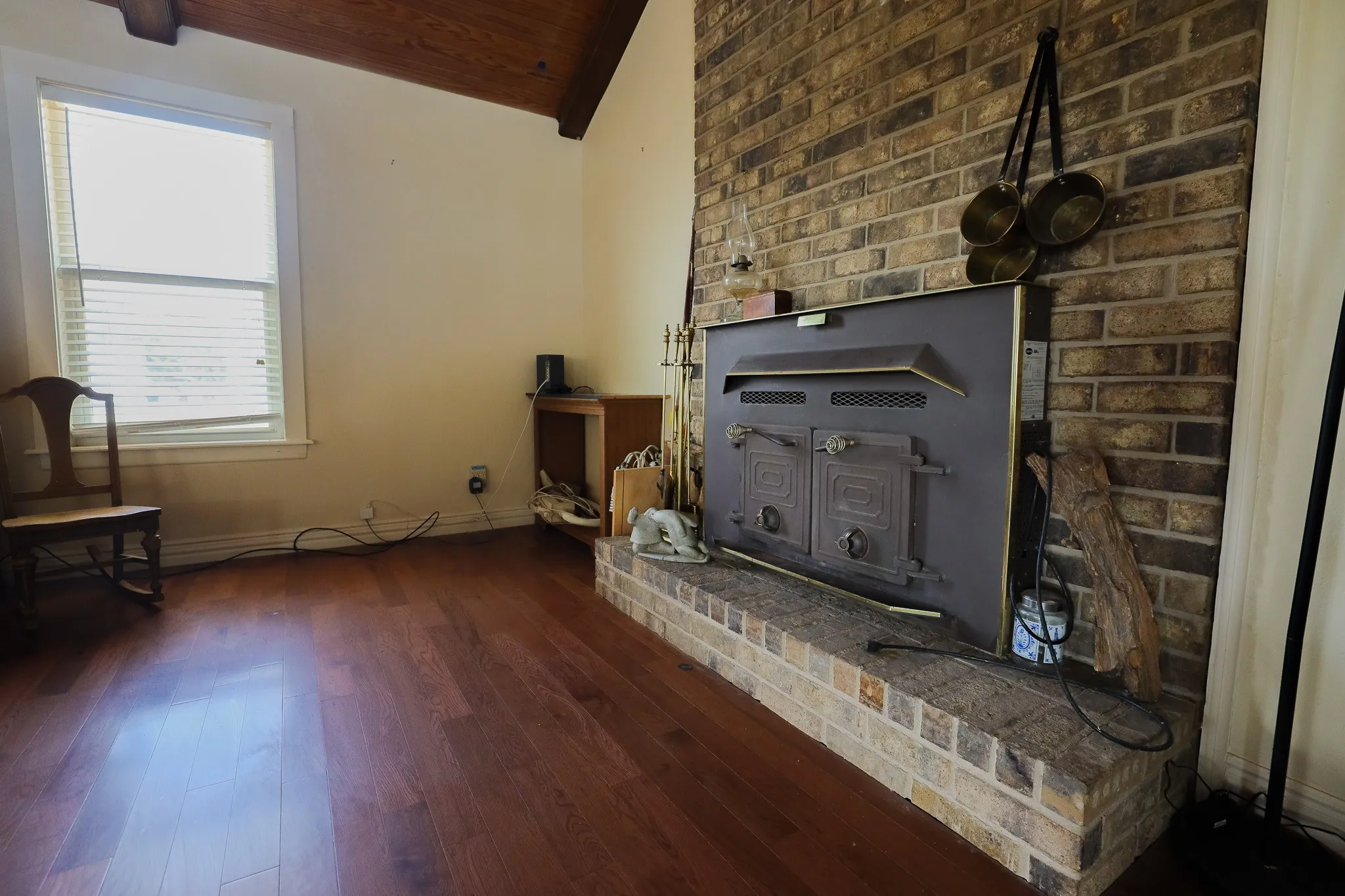 Single Family Residence For Sale in Taylor County , 109 County Road 176, Ovalo, Texas 79541, 2 Bedroom, 3 Bathroom, Garage spaces, 1,200 Sqft, built in 1982, mls#21374032, Real Estate Agent in Ovalo, Homes For Sale in Taylor county, Homes For Sale in Ovalo, Realtor in Ovalo Texas, Real Estate Brokerage Independent Realty Texas, Luminita Cordes Realtor