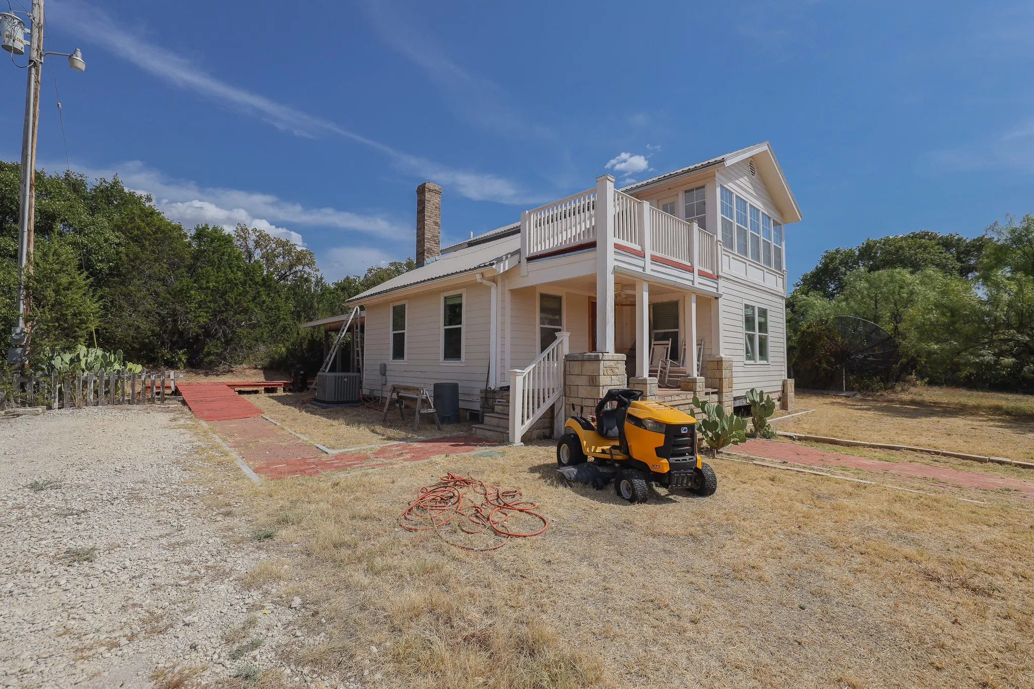Single Family Residence For Sale in Taylor County , 109 County Road 176, Ovalo, Texas 79541, 2 Bedroom, 3 Bathroom, Garage spaces, 1,200 Sqft, built in 1982, mls#21374032, Real Estate Agent in Ovalo, Homes For Sale in Taylor county, Homes For Sale in Ovalo, Realtor in Ovalo Texas, Real Estate Brokerage Independent Realty Texas, Luminita Cordes Realtor