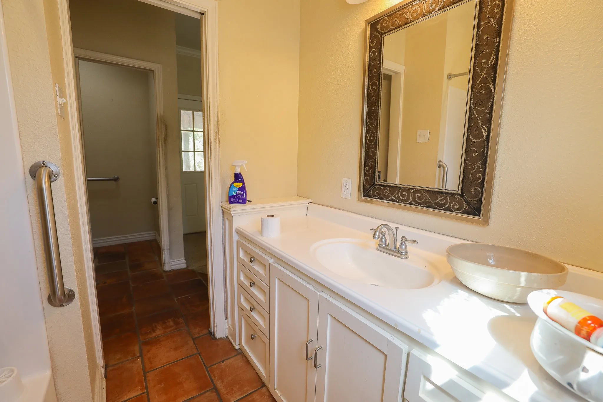 Single Family Residence For Sale in Taylor County , 109 County Road 176, Ovalo, Texas 79541, 2 Bedroom, 3 Bathroom, Garage spaces, 1,200 Sqft, built in 1982, mls#21374032, Real Estate Agent in Ovalo, Homes For Sale in Taylor county, Homes For Sale in Ovalo, Realtor in Ovalo Texas, Real Estate Brokerage Independent Realty Texas, Luminita Cordes Realtor