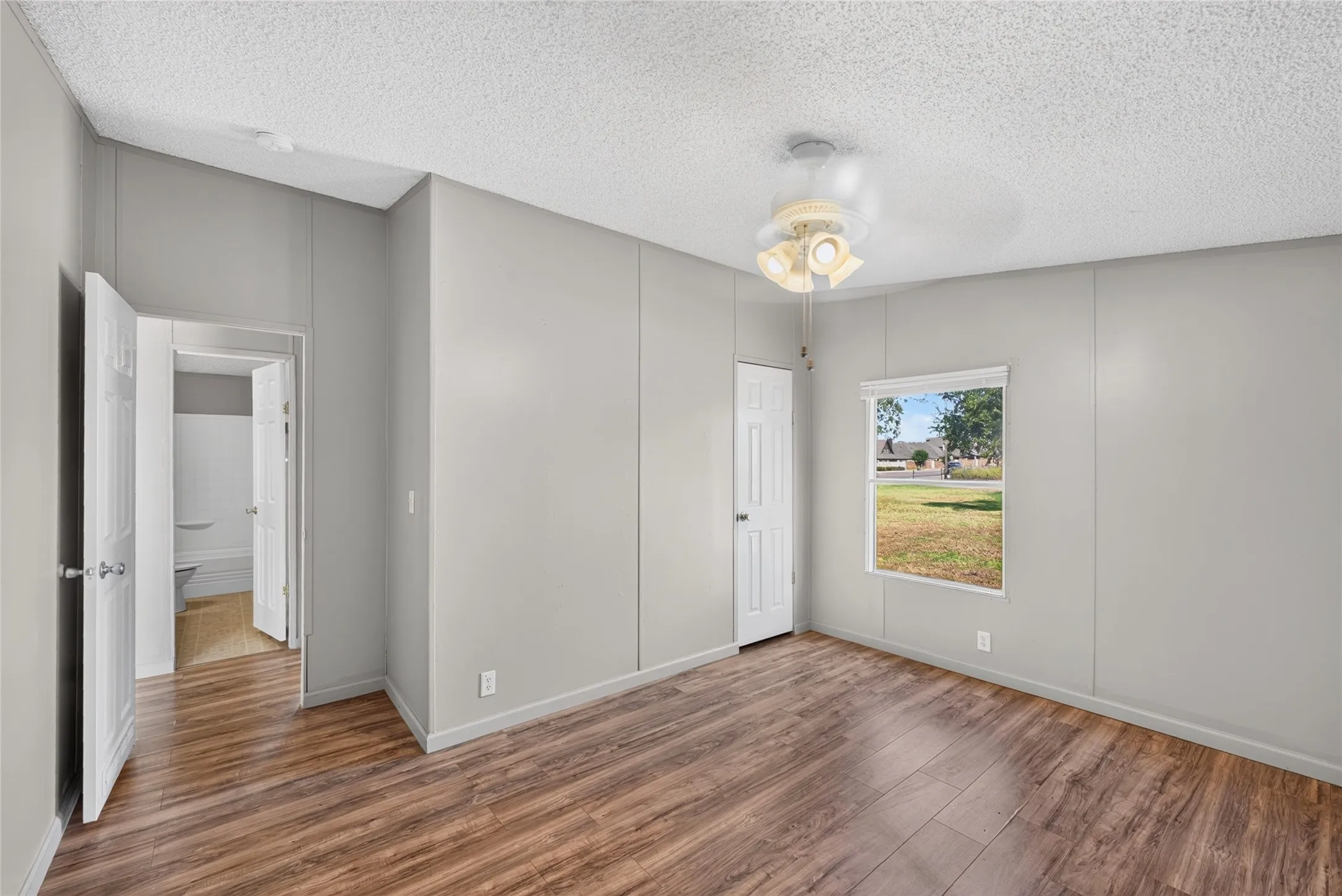 Mobile Home For Rent in Johnson County , 1341 Flying L Lane 11, Mansfield, Texas 76063, 3 Bedroom, 2 Bathroom, Garage spaces, 1,484 Sqft, built in 2004, mls#21373932, Real Estate Agent in Mansfield, Homes For Rent in Johnson county, Homes For Rent in Mansfield, Realtor in Mansfield Texas, Real Estate Brokerage Independent Realty Texas, Luminita Cordes Realtor