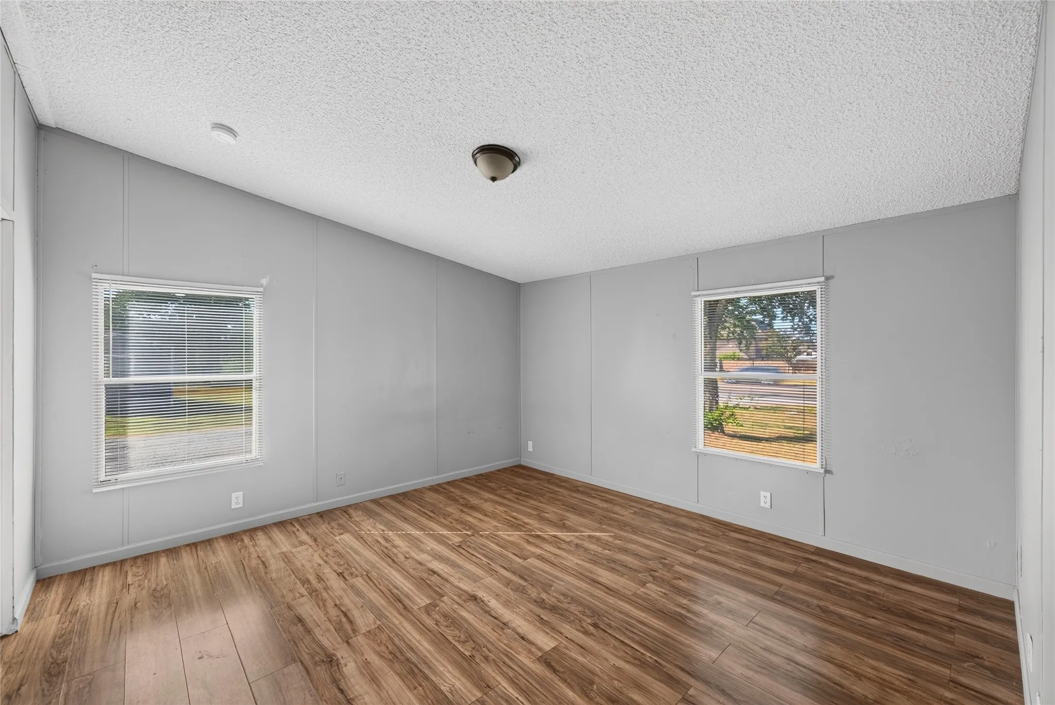 Mobile Home For Rent in Johnson County , 1341 Flying L Lane 11, Mansfield, Texas 76063, 3 Bedroom, 2 Bathroom, Garage spaces, 1,484 Sqft, built in 2004, mls#21373932, Real Estate Agent in Mansfield, Homes For Rent in Johnson county, Homes For Rent in Mansfield, Realtor in Mansfield Texas, Real Estate Brokerage Independent Realty Texas, Luminita Cordes Realtor