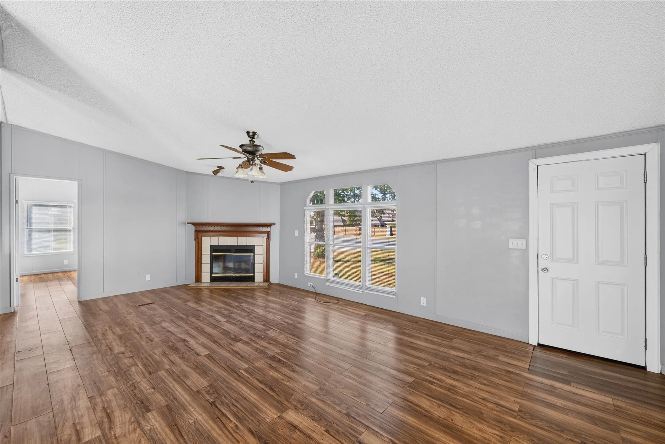 Mobile Home For Rent in Johnson County , 1341 Flying L Lane 11, Mansfield, Texas 76063, 3 Bedroom, 2 Bathroom, Garage spaces, 1,484 Sqft, built in 2004, mls#21373932, Real Estate Agent in Mansfield, Homes For Rent in Johnson county, Homes For Rent in Mansfield, Realtor in Mansfield Texas, Real Estate Brokerage Independent Realty Texas, Luminita Cordes Realtor