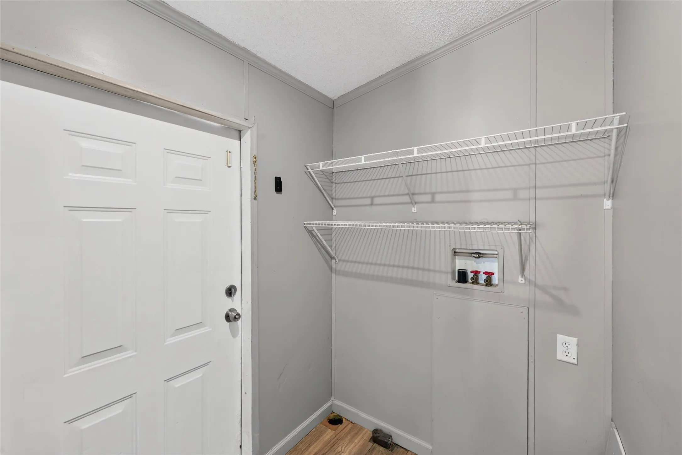 Mobile Home For Rent in Johnson County , 1341 Flying L Lane 11, Mansfield, Texas 76063, 3 Bedroom, 2 Bathroom, Garage spaces, 1,484 Sqft, built in 2004, mls#21373932, Real Estate Agent in Mansfield, Homes For Rent in Johnson county, Homes For Rent in Mansfield, Realtor in Mansfield Texas, Real Estate Brokerage Independent Realty Texas, Luminita Cordes Realtor
