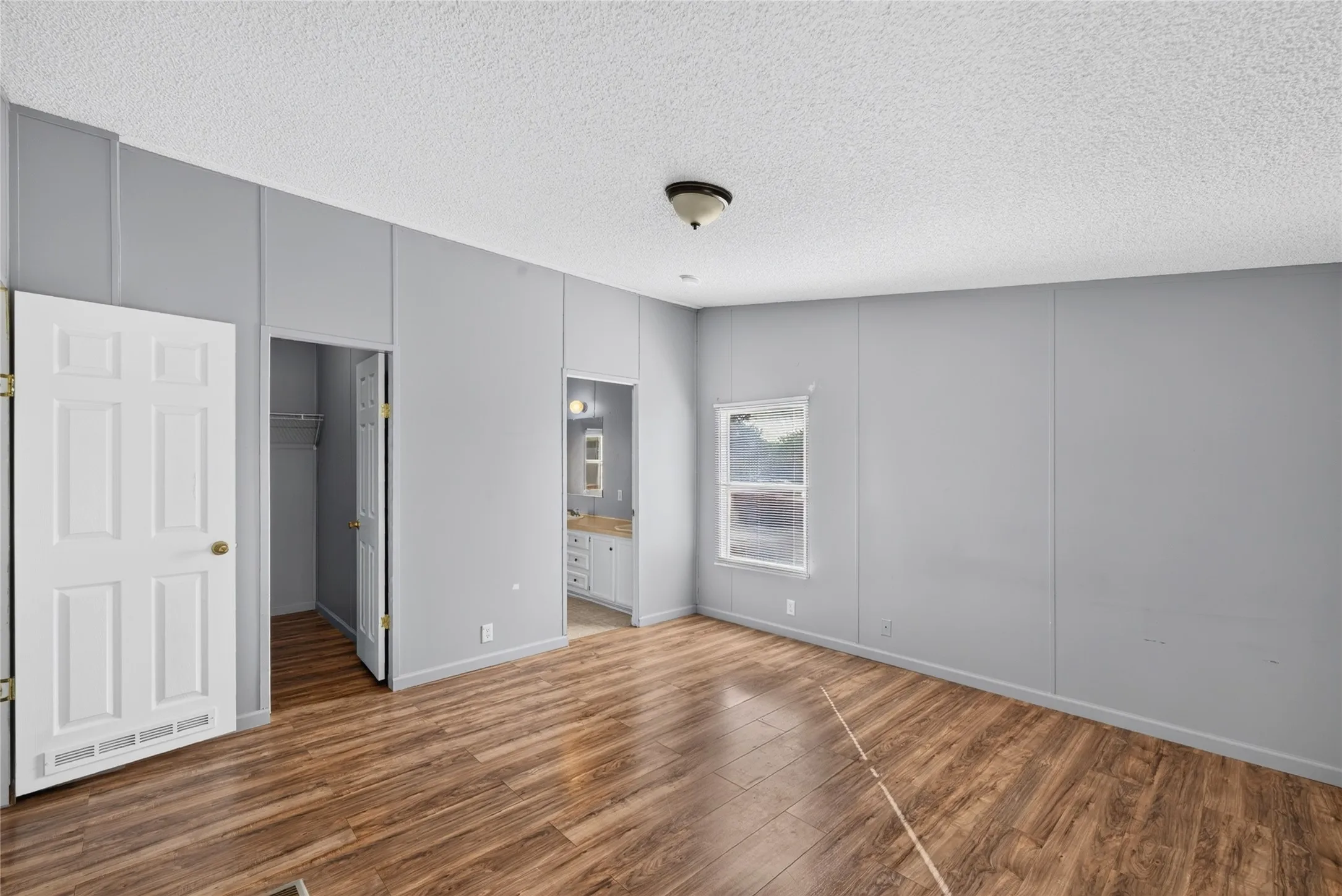 Mobile Home For Rent in Johnson County , 1341 Flying L Lane 11, Mansfield, Texas 76063, 3 Bedroom, 2 Bathroom, Garage spaces, 1,484 Sqft, built in 2004, mls#21373932, Real Estate Agent in Mansfield, Homes For Rent in Johnson county, Homes For Rent in Mansfield, Realtor in Mansfield Texas, Real Estate Brokerage Independent Realty Texas, Luminita Cordes Realtor