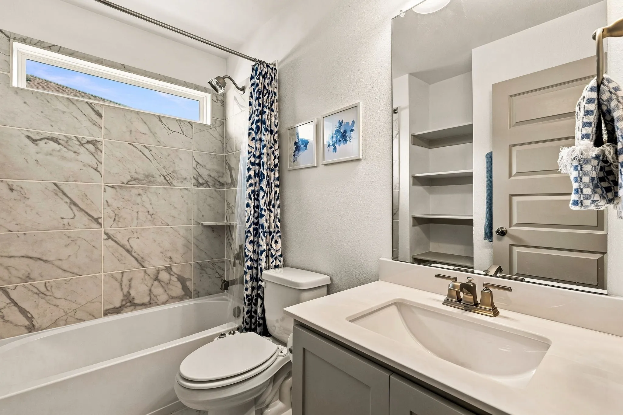 Townhouse For Sale in Denton County , 1126 Bowie Drive, Lewisville, Texas 75077, 3 Bedroom, 3 Bathroom, 2 Garage spaces, 1,770 Sqft, built in 2022, mls#21370013, Real Estate Agent in Lewisville, Homes For Sale in Denton county, Homes For Sale in Lewisville, Realtor in Lewisville Texas, Real Estate Brokerage Independent Realty Texas, Luminita Cordes Realtor