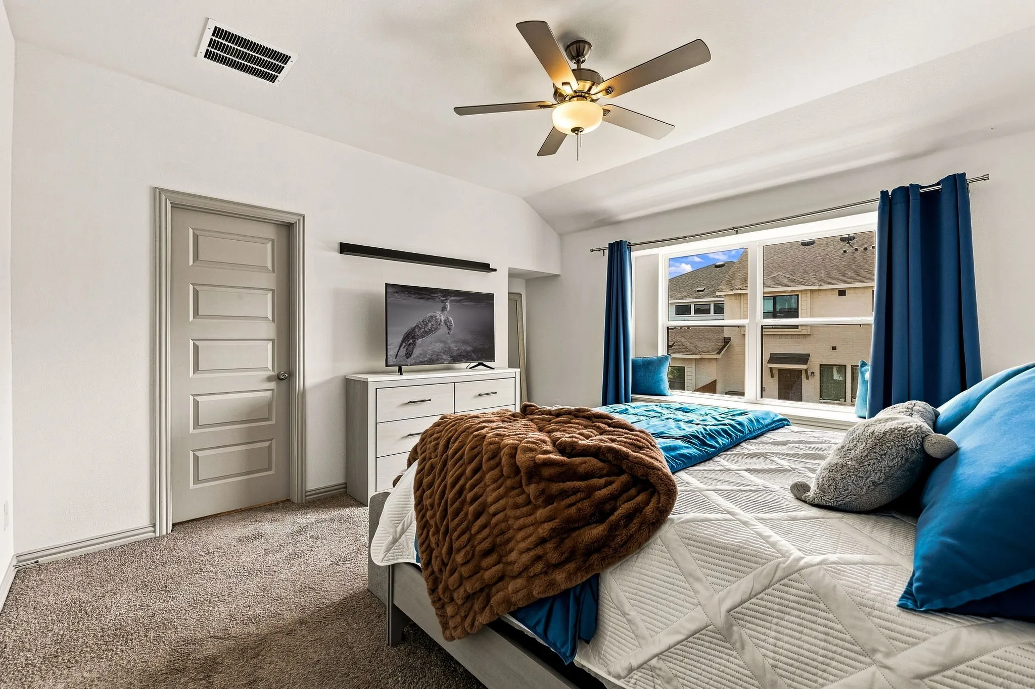 Townhouse For Sale in Denton County , 1126 Bowie Drive, Lewisville, Texas 75077, 3 Bedroom, 3 Bathroom, 2 Garage spaces, 1,770 Sqft, built in 2022, mls#21370013, Real Estate Agent in Lewisville, Homes For Sale in Denton county, Homes For Sale in Lewisville, Realtor in Lewisville Texas, Real Estate Brokerage Independent Realty Texas, Luminita Cordes Realtor