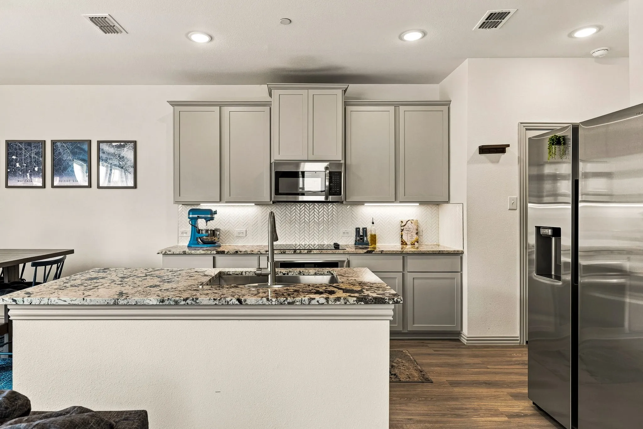 Townhouse For Sale in Denton County , 1126 Bowie Drive, Lewisville, Texas 75077, 3 Bedroom, 3 Bathroom, 2 Garage spaces, 1,770 Sqft, built in 2022, mls#21370013, Real Estate Agent in Lewisville, Homes For Sale in Denton county, Homes For Sale in Lewisville, Realtor in Lewisville Texas, Real Estate Brokerage Independent Realty Texas, Luminita Cordes Realtor