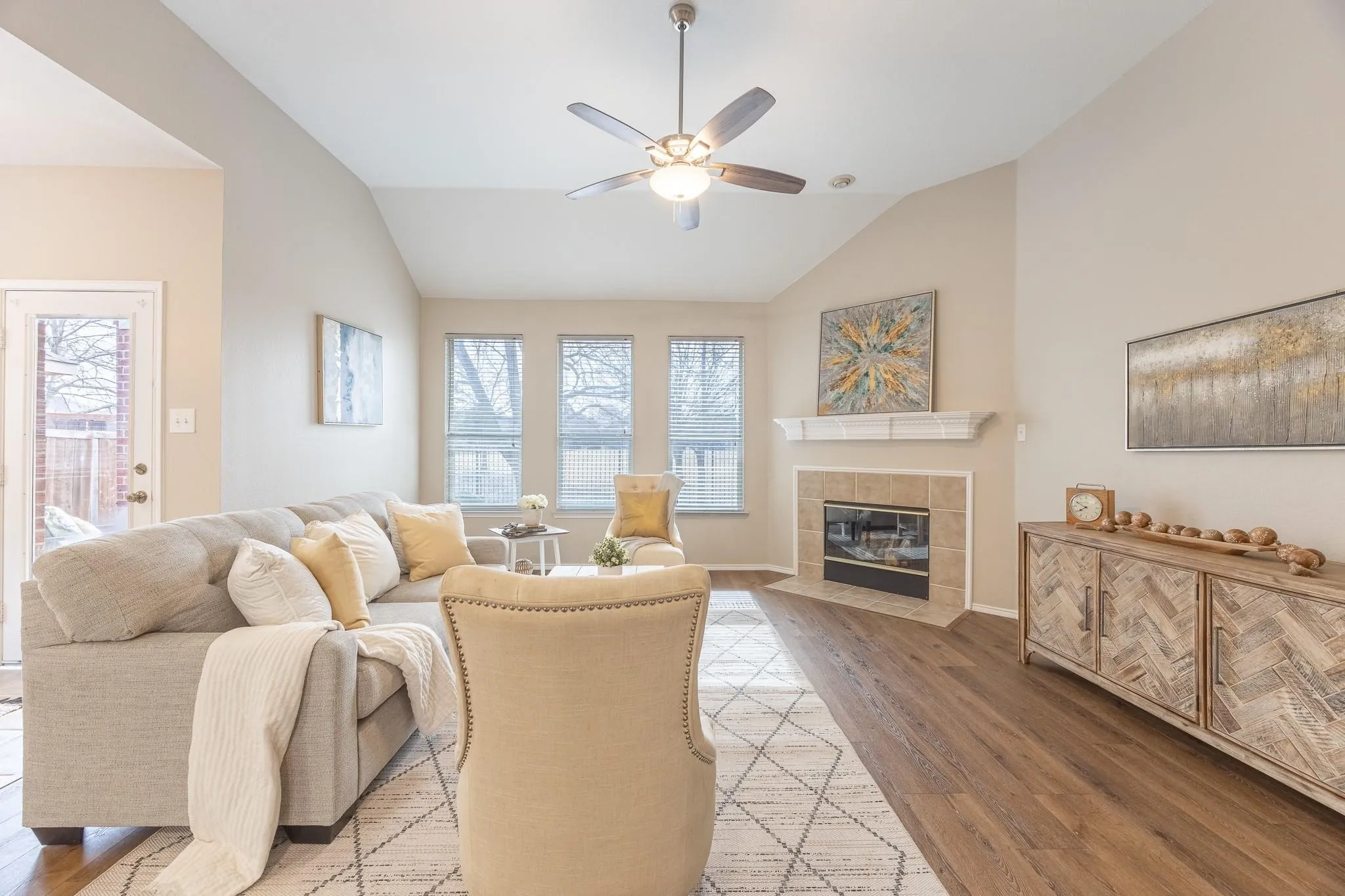 Single Family Residence For Rent in Dallas County , 9618 Glenshee, Rowlett, Texas 75089, 4 Bedroom, 3 Bathroom, 2 Garage spaces, 2,520 Sqft, built in 2004, mls#21374093, Real Estate Agent in Rowlett, Homes For Rent in Dallas county, Homes For Rent in Rowlett, Realtor in Rowlett Texas, Real Estate Brokerage Independent Realty Texas, Luminita Cordes Realtor