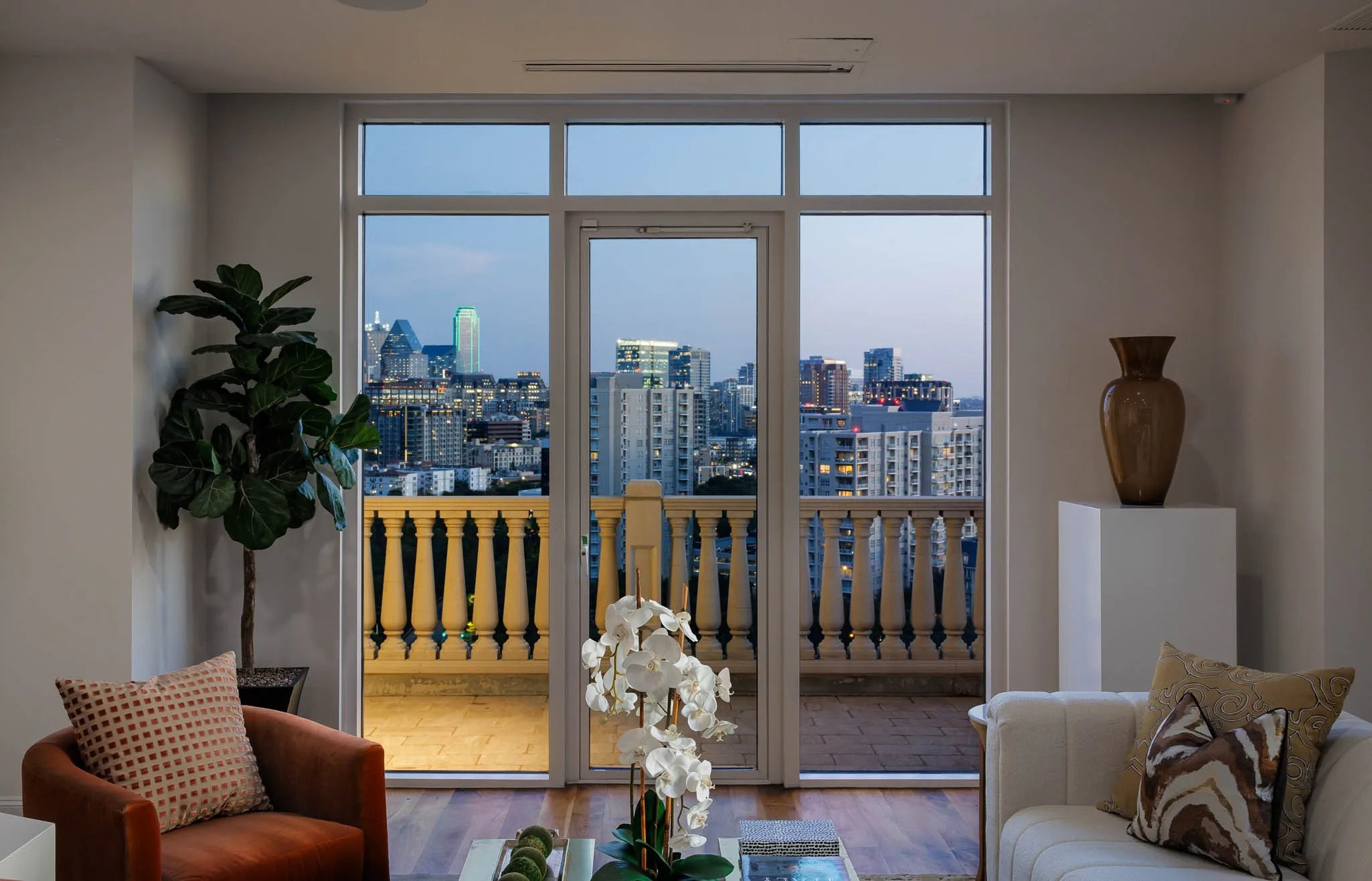 Condominium For Sale in Dallas County , 3505 Turtle Creek Boulevard 18C, Dallas, Texas 75219, 4 Bedroom, 6 Bathroom, 4 Garage spaces, 6,638 Sqft, built in 2000, mls#21369210, Real Estate Agent in Dallas, Homes For Sale in Dallas county, Homes For Sale in Dallas, Realtor in Dallas Texas, Real Estate Brokerage Independent Realty Texas, Luminita Cordes Realtor