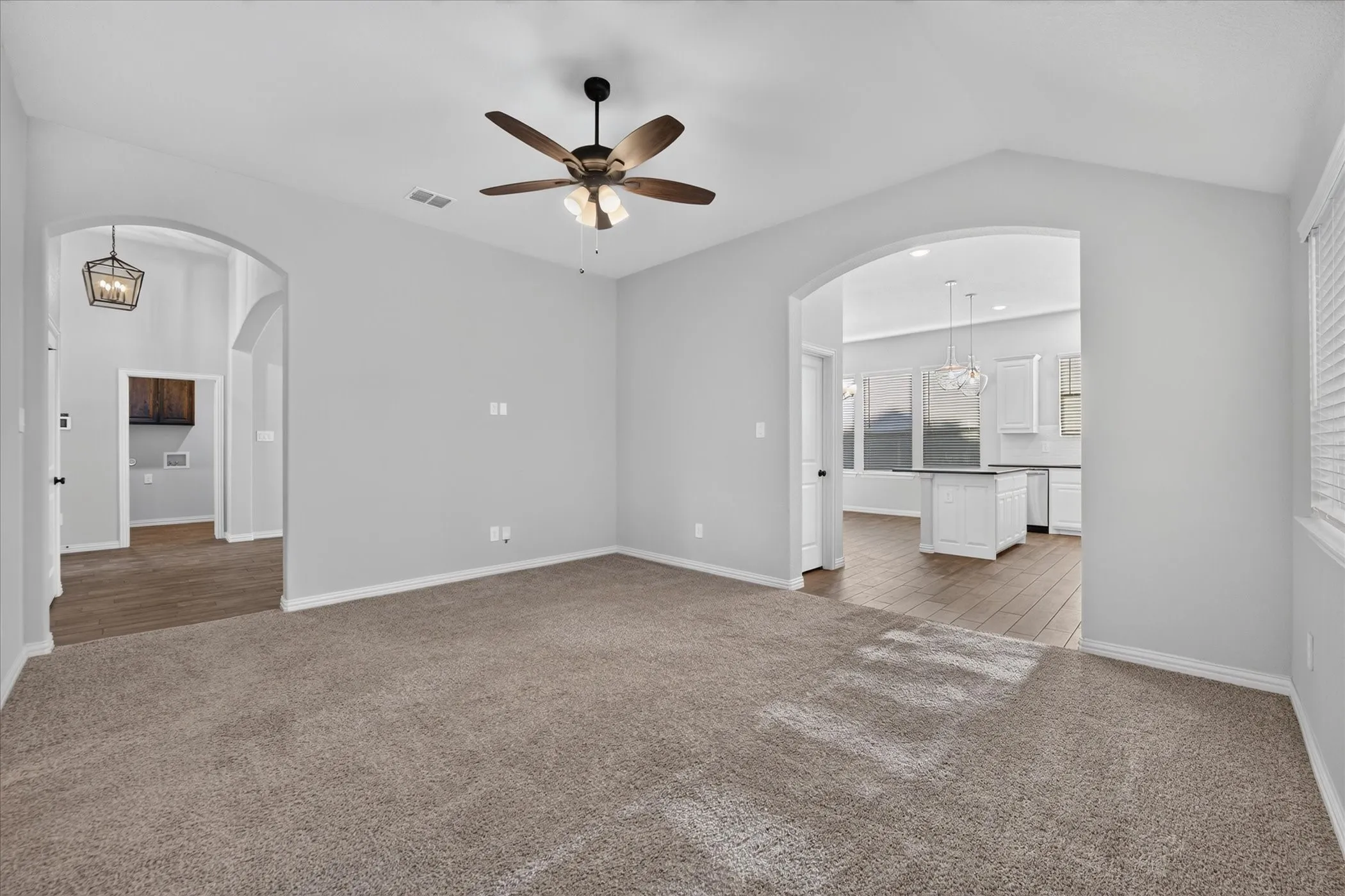Single Family Residence For Rent in Tarrant County , 412 Brinkley Drive, Saginaw, Texas 76179, 3 Bedroom, 2 Bathroom, 2 Garage spaces, 2,136 Sqft, built in 2021, mls#21372865, Real Estate Agent in Saginaw, Homes For Rent in Tarrant county, Homes For Rent in Saginaw, Realtor in Saginaw Texas, Real Estate Brokerage Independent Realty Texas, Luminita Cordes Realtor