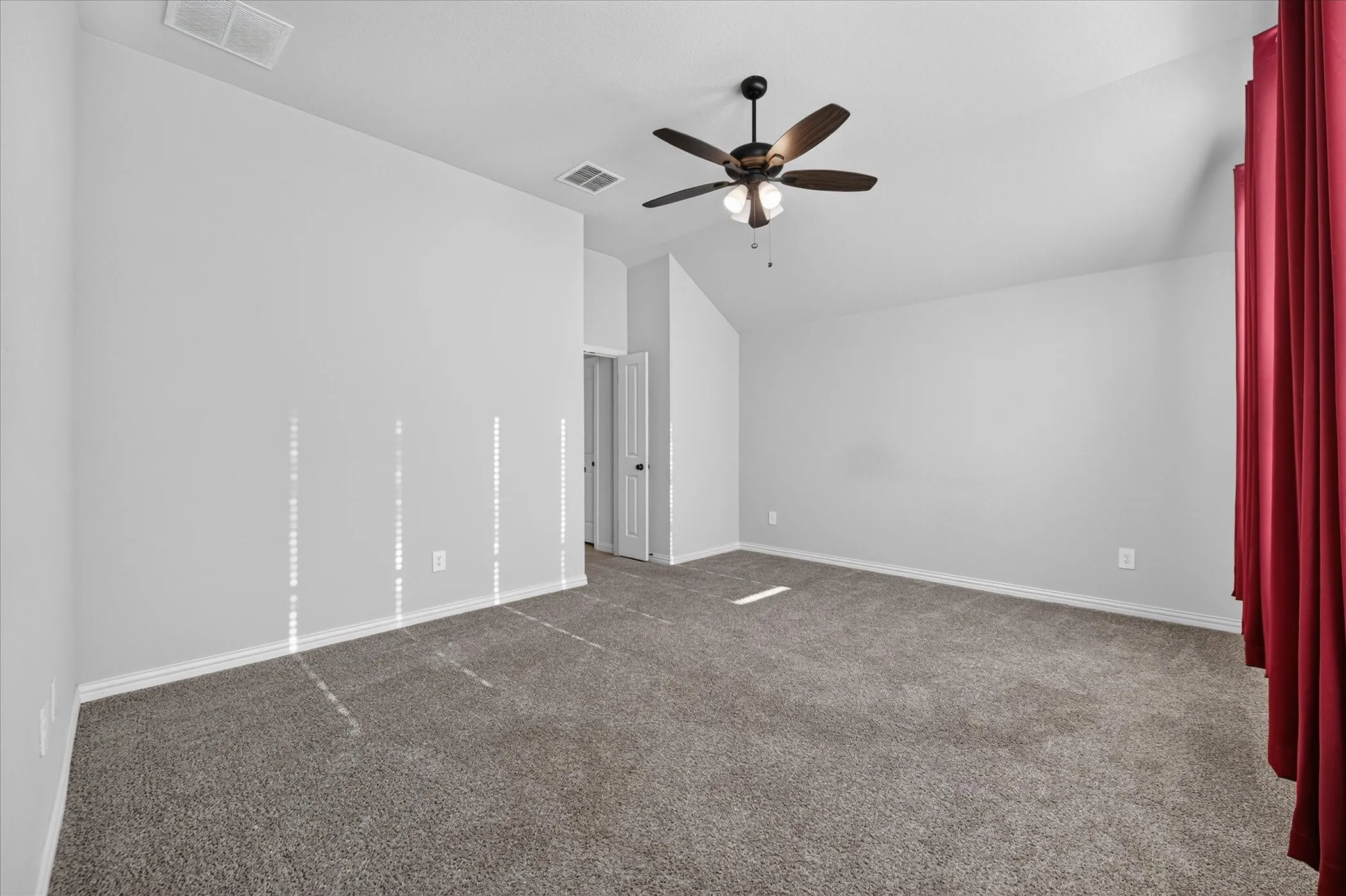 Single Family Residence For Rent in Tarrant County , 412 Brinkley Drive, Saginaw, Texas 76179, 3 Bedroom, 2 Bathroom, 2 Garage spaces, 2,136 Sqft, built in 2021, mls#21372865, Real Estate Agent in Saginaw, Homes For Rent in Tarrant county, Homes For Rent in Saginaw, Realtor in Saginaw Texas, Real Estate Brokerage Independent Realty Texas, Luminita Cordes Realtor