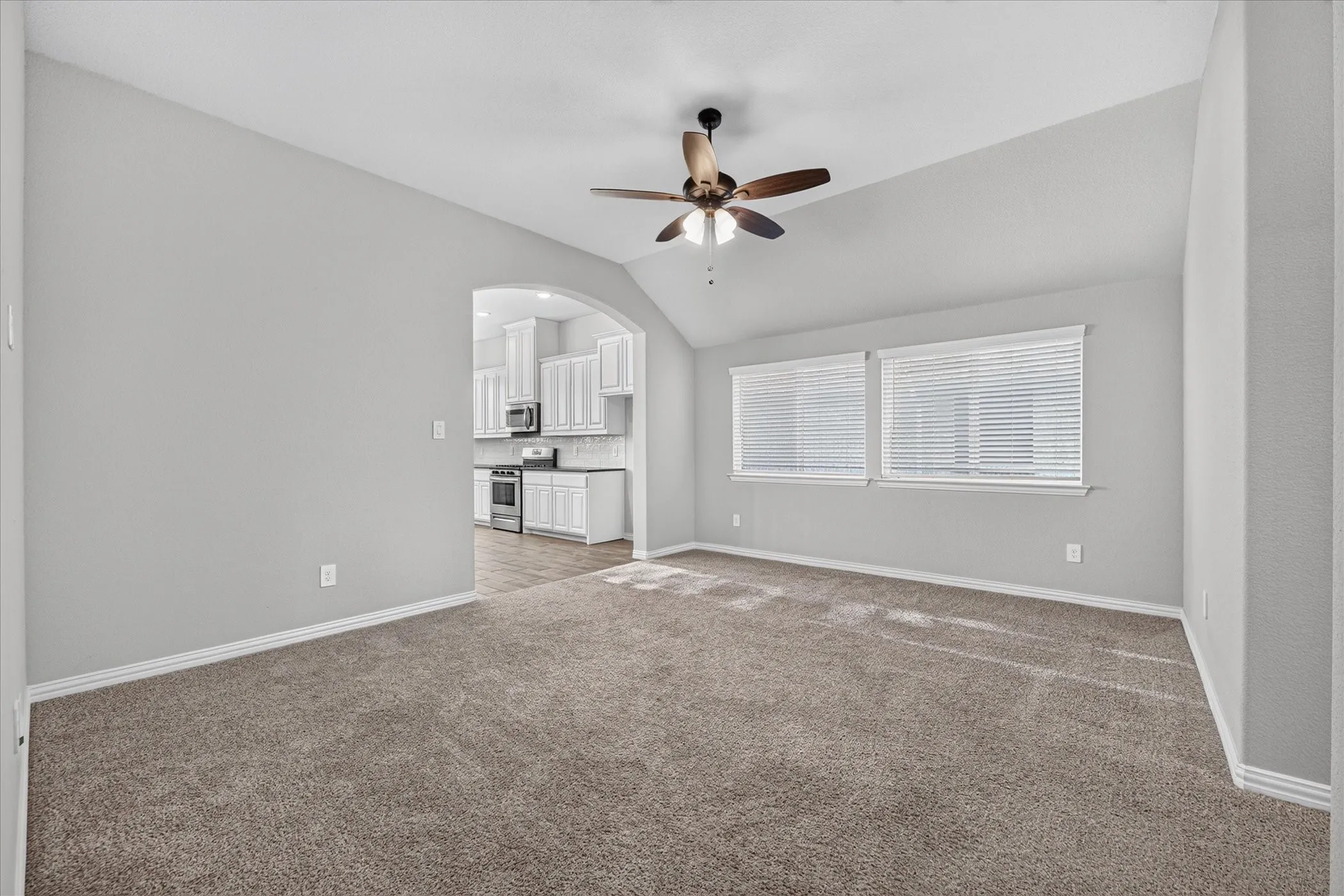 Single Family Residence For Rent in Tarrant County , 412 Brinkley Drive, Saginaw, Texas 76179, 3 Bedroom, 2 Bathroom, 2 Garage spaces, 2,136 Sqft, built in 2021, mls#21372865, Real Estate Agent in Saginaw, Homes For Rent in Tarrant county, Homes For Rent in Saginaw, Realtor in Saginaw Texas, Real Estate Brokerage Independent Realty Texas, Luminita Cordes Realtor
