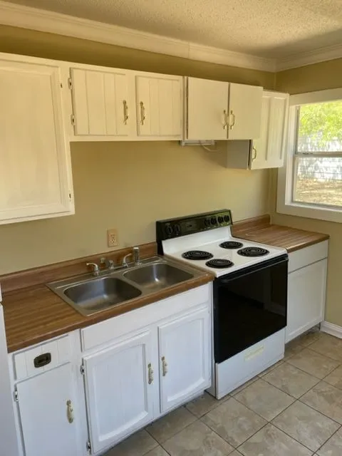 Single Family Residence For Rent in Taylor County , 1726 Marshall Street, Abilene, Texas 79605, 2 Bedroom, 1 Bathroom, Garage spaces, 720 Sqft, built in 1948, mls#21374099, Real Estate Agent in Abilene, Homes For Rent in Taylor county, Homes For Rent in Abilene, Realtor in Abilene Texas, Real Estate Brokerage Independent Realty Texas, Luminita Cordes Realtor