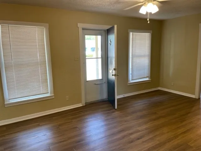 Single Family Residence For Rent in Taylor County , 1726 Marshall Street, Abilene, Texas 79605, 2 Bedroom, 1 Bathroom, Garage spaces, 720 Sqft, built in 1948, mls#21374099, Real Estate Agent in Abilene, Homes For Rent in Taylor county, Homes For Rent in Abilene, Realtor in Abilene Texas, Real Estate Brokerage Independent Realty Texas, Luminita Cordes Realtor