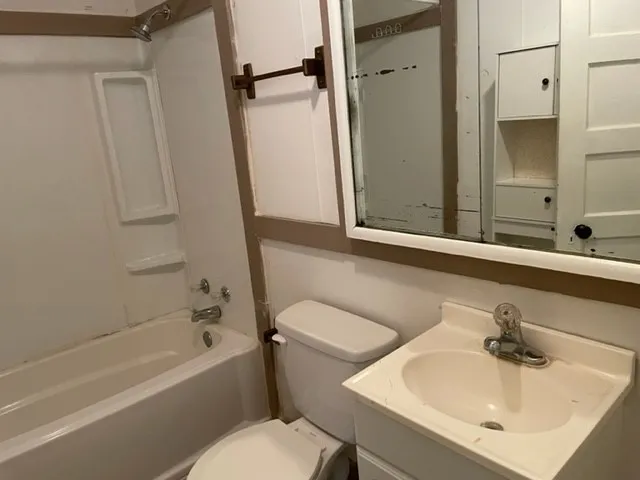 Single Family Residence For Rent in Taylor County , 1726 Marshall Street, Abilene, Texas 79605, 2 Bedroom, 1 Bathroom, Garage spaces, 720 Sqft, built in 1948, mls#21374099, Real Estate Agent in Abilene, Homes For Rent in Taylor county, Homes For Rent in Abilene, Realtor in Abilene Texas, Real Estate Brokerage Independent Realty Texas, Luminita Cordes Realtor