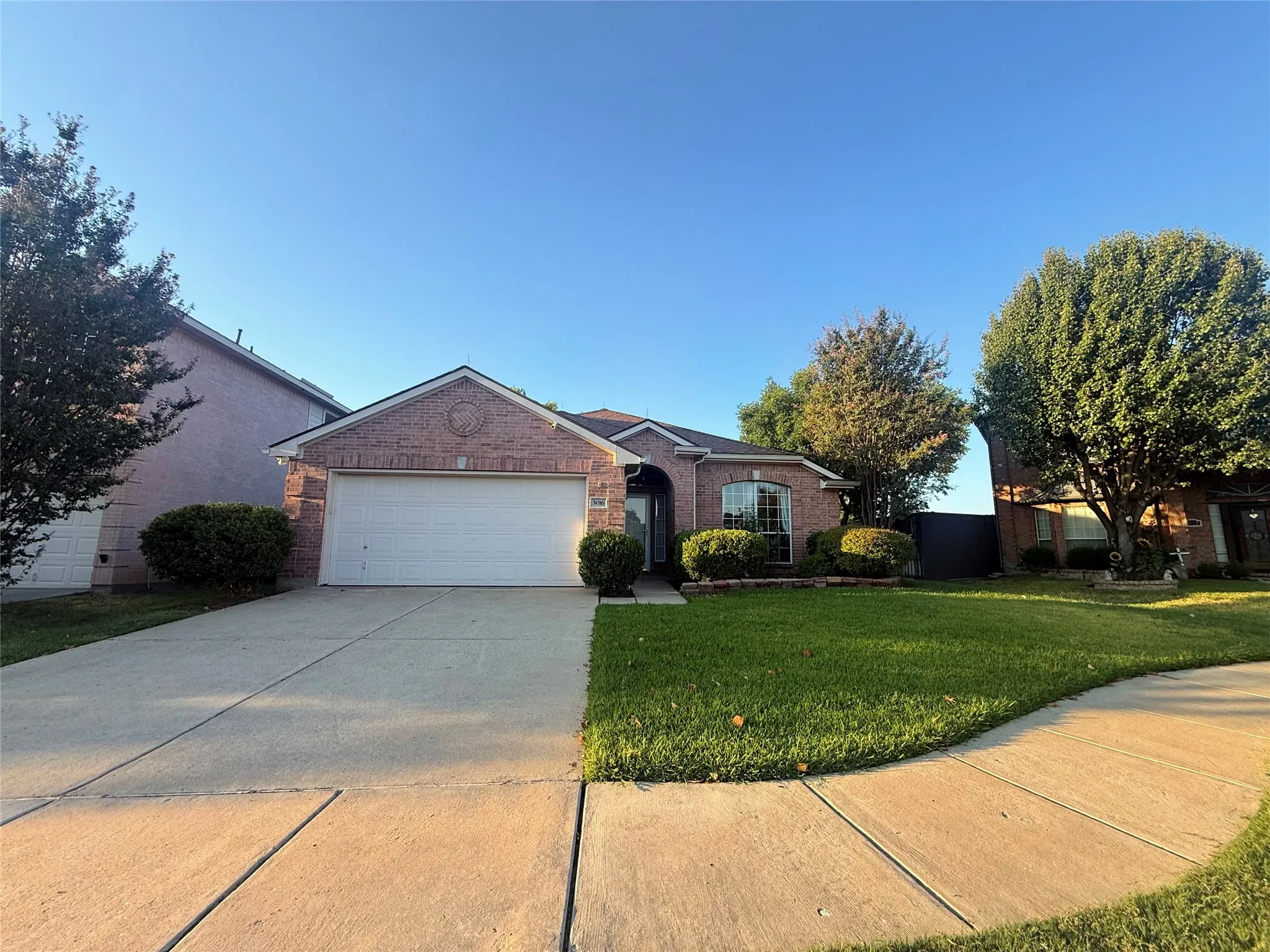 Single Family Residence For Rent in Tarrant County , 5016 San Jacinto Drive, Haltom City, Texas 76137, 3 Bedroom, 2 Bathroom, 2 Garage spaces, 1,829 Sqft, built in 2000, mls#21374102, Real Estate Agent in Haltom City, Homes For Rent in Tarrant county, Homes For Rent in Haltom City, Realtor in Haltom City Texas, Real Estate Brokerage Independent Realty Texas, Luminita Cordes Realtor