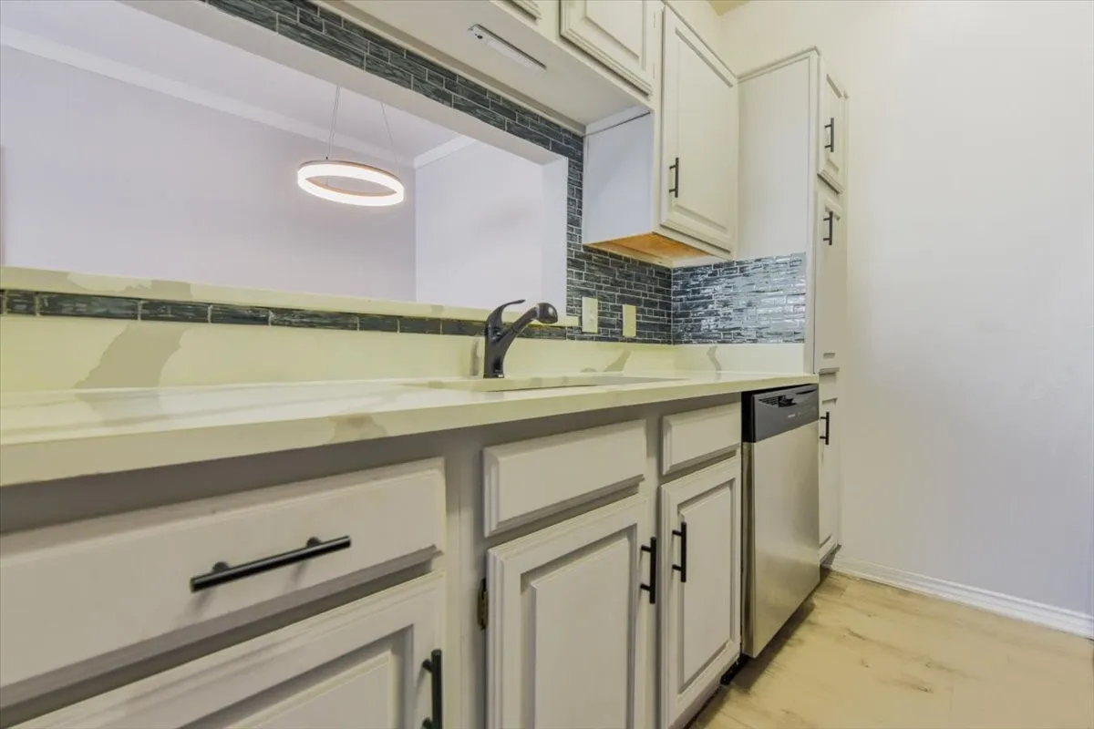 Condominium For Rent in Dallas County , 5619 Preston Oaks Road 705, Dallas, Texas 75254, 1 Bedroom, 1 Bathroom, 1 Garage spaces, 702 Sqft, built in 1983, mls#21374105, Real Estate Agent in Dallas, Homes For Rent in Dallas county, Homes For Rent in Dallas, Realtor in Dallas Texas, Real Estate Brokerage Independent Realty Texas, Luminita Cordes Realtor