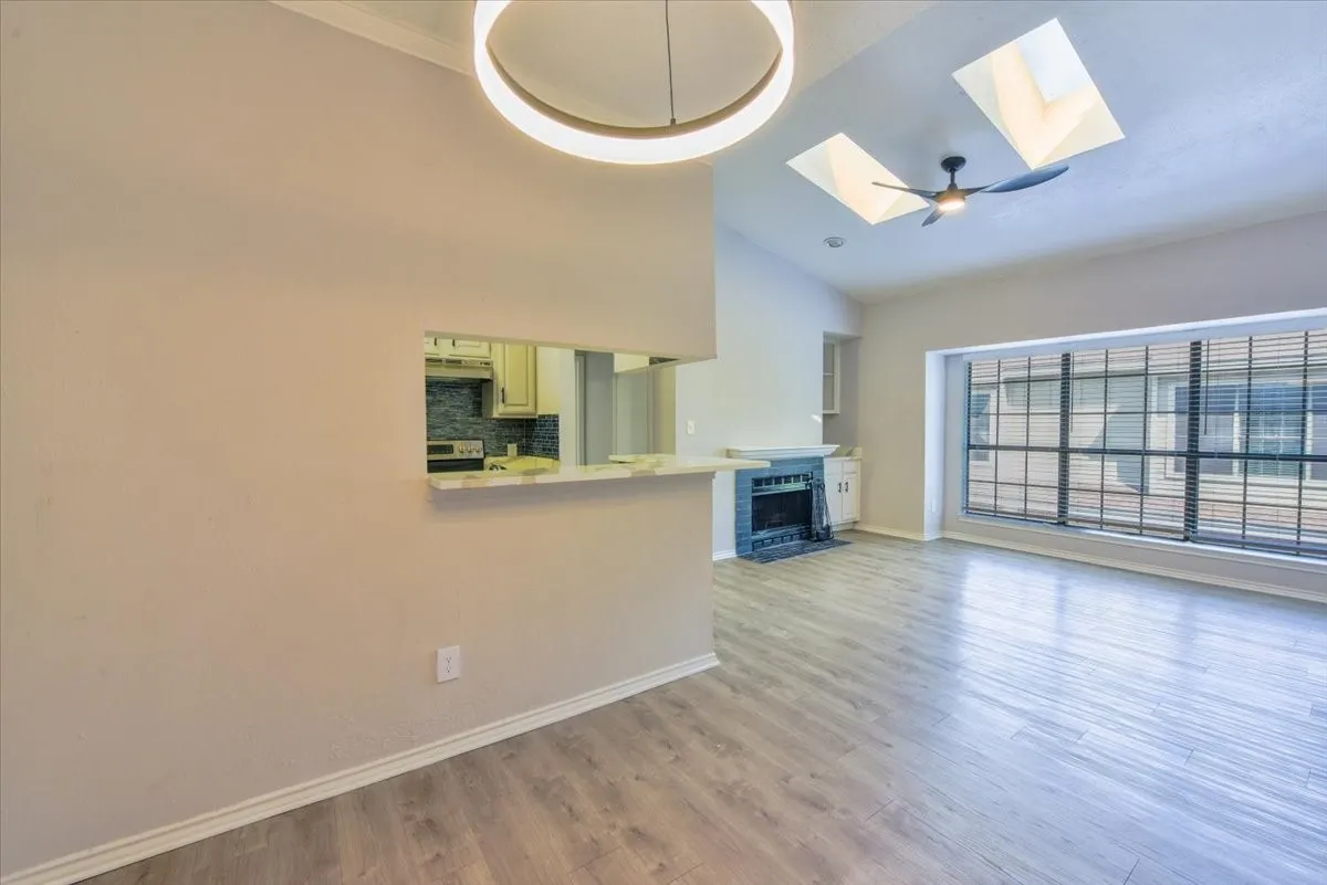 Condominium For Rent in Dallas County , 5619 Preston Oaks Road 705, Dallas, Texas 75254, 1 Bedroom, 1 Bathroom, 1 Garage spaces, 702 Sqft, built in 1983, mls#21374105, Real Estate Agent in Dallas, Homes For Rent in Dallas county, Homes For Rent in Dallas, Realtor in Dallas Texas, Real Estate Brokerage Independent Realty Texas, Luminita Cordes Realtor