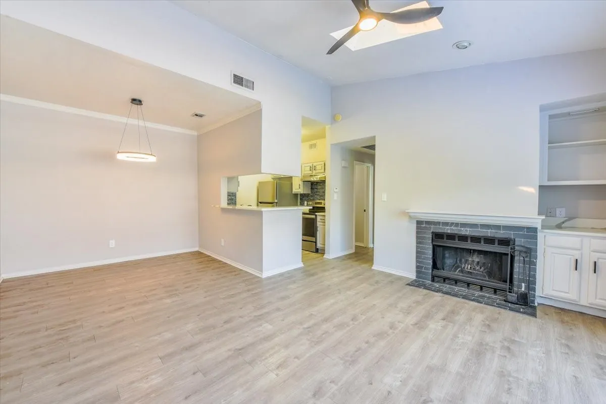 Condominium For Rent in Dallas County , 5619 Preston Oaks Road 705, Dallas, Texas 75254, 1 Bedroom, 1 Bathroom, 1 Garage spaces, 702 Sqft, built in 1983, mls#21374105, Real Estate Agent in Dallas, Homes For Rent in Dallas county, Homes For Rent in Dallas, Realtor in Dallas Texas, Real Estate Brokerage Independent Realty Texas, Luminita Cordes Realtor