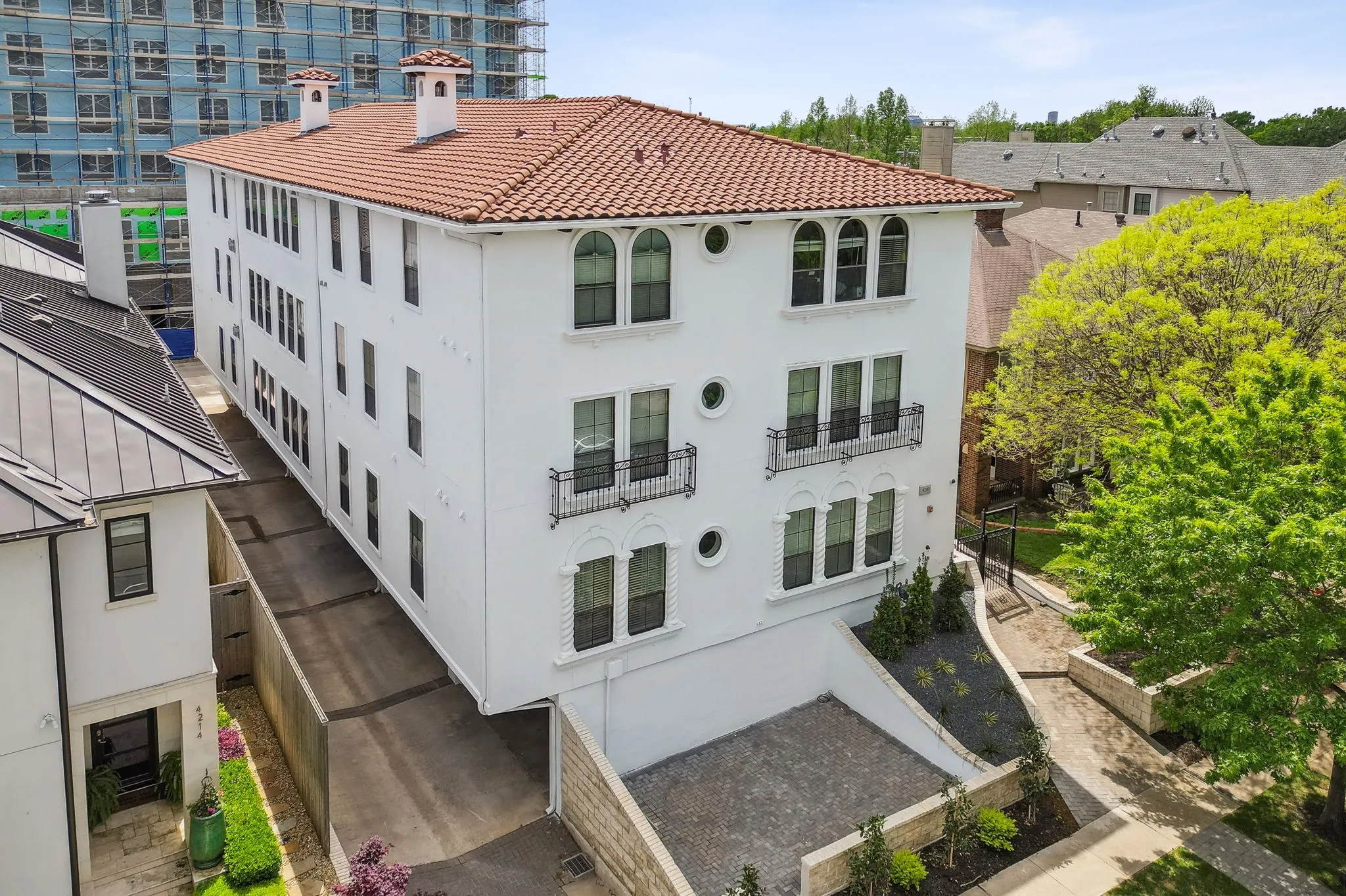 Condominium For Rent in Dallas County , 4210 Prescott C, Dallas, Texas 75219, 3 Bedroom, 3 Bathroom, 2 Garage spaces, 2,000 Sqft, built in 2006, mls#21373653, Real Estate Agent in Dallas, Homes For Rent in Dallas county, Homes For Rent in Dallas, Realtor in Dallas Texas, Real Estate Brokerage Independent Realty Texas, Luminita Cordes Realtor