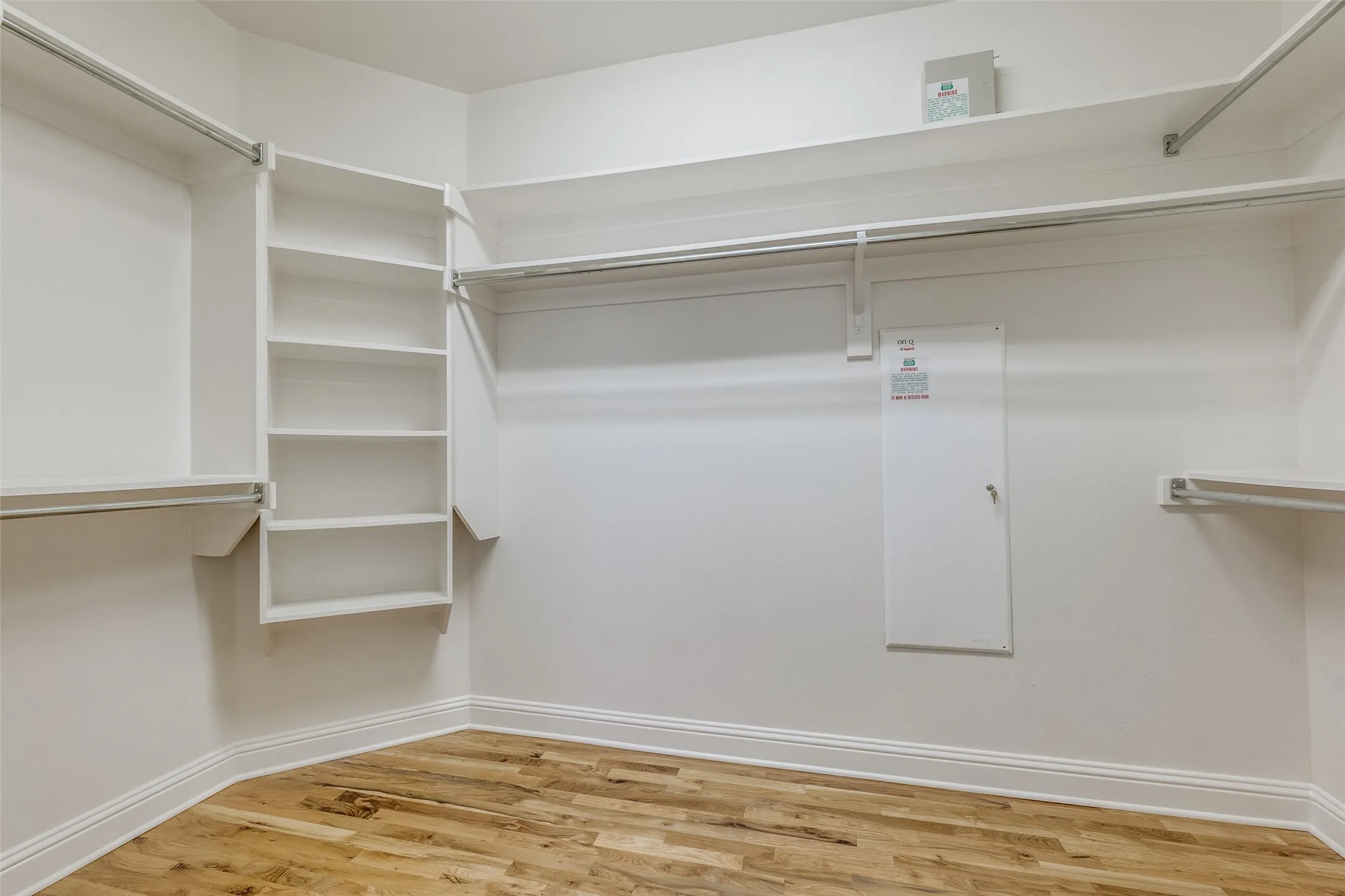 Condominium For Rent in Dallas County , 4210 Prescott C, Dallas, Texas 75219, 3 Bedroom, 3 Bathroom, 2 Garage spaces, 2,000 Sqft, built in 2006, mls#21373653, Real Estate Agent in Dallas, Homes For Rent in Dallas county, Homes For Rent in Dallas, Realtor in Dallas Texas, Real Estate Brokerage Independent Realty Texas, Luminita Cordes Realtor