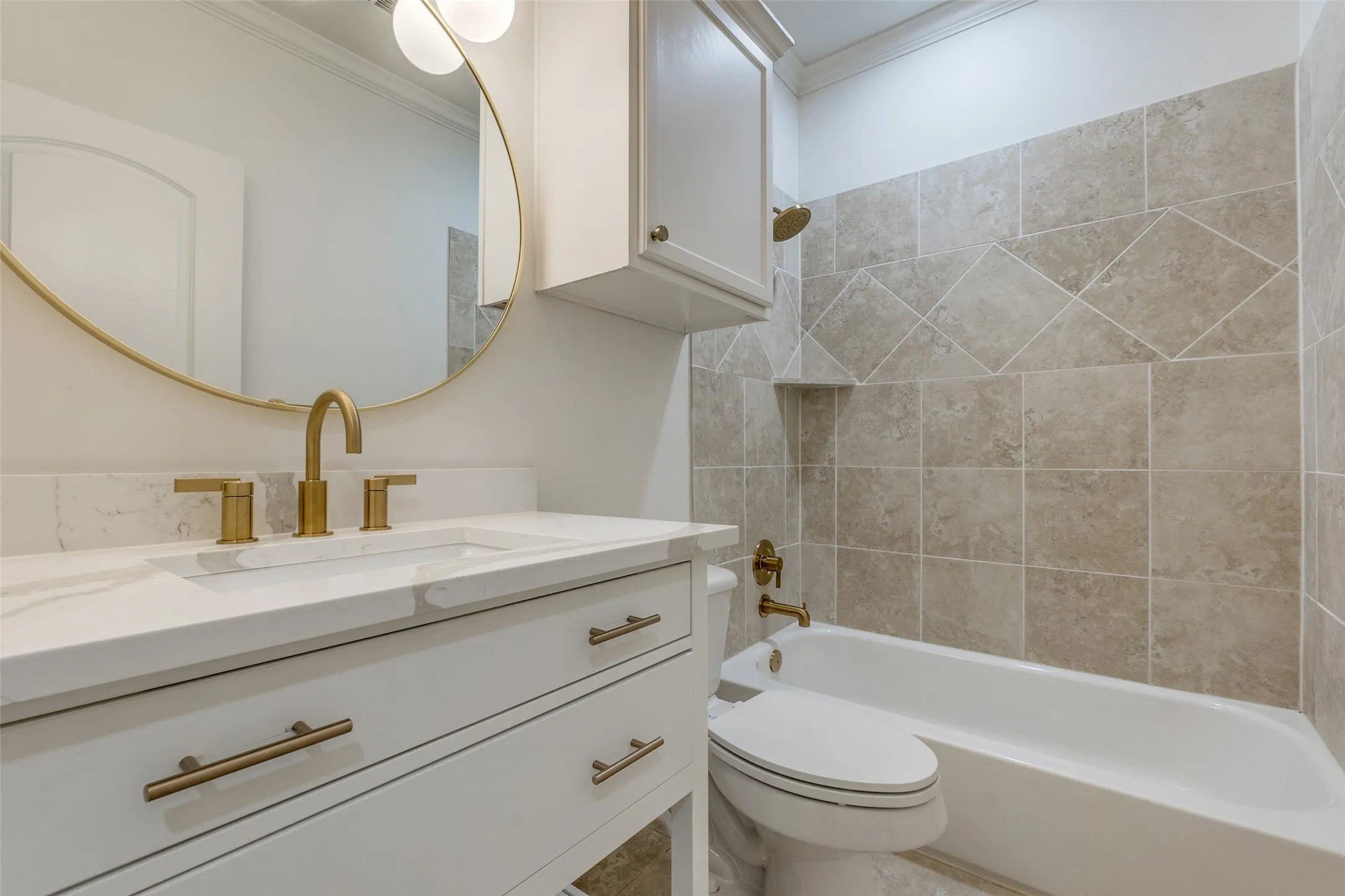 Condominium For Rent in Dallas County , 4210 Prescott C, Dallas, Texas 75219, 3 Bedroom, 3 Bathroom, 2 Garage spaces, 2,000 Sqft, built in 2006, mls#21373653, Real Estate Agent in Dallas, Homes For Rent in Dallas county, Homes For Rent in Dallas, Realtor in Dallas Texas, Real Estate Brokerage Independent Realty Texas, Luminita Cordes Realtor