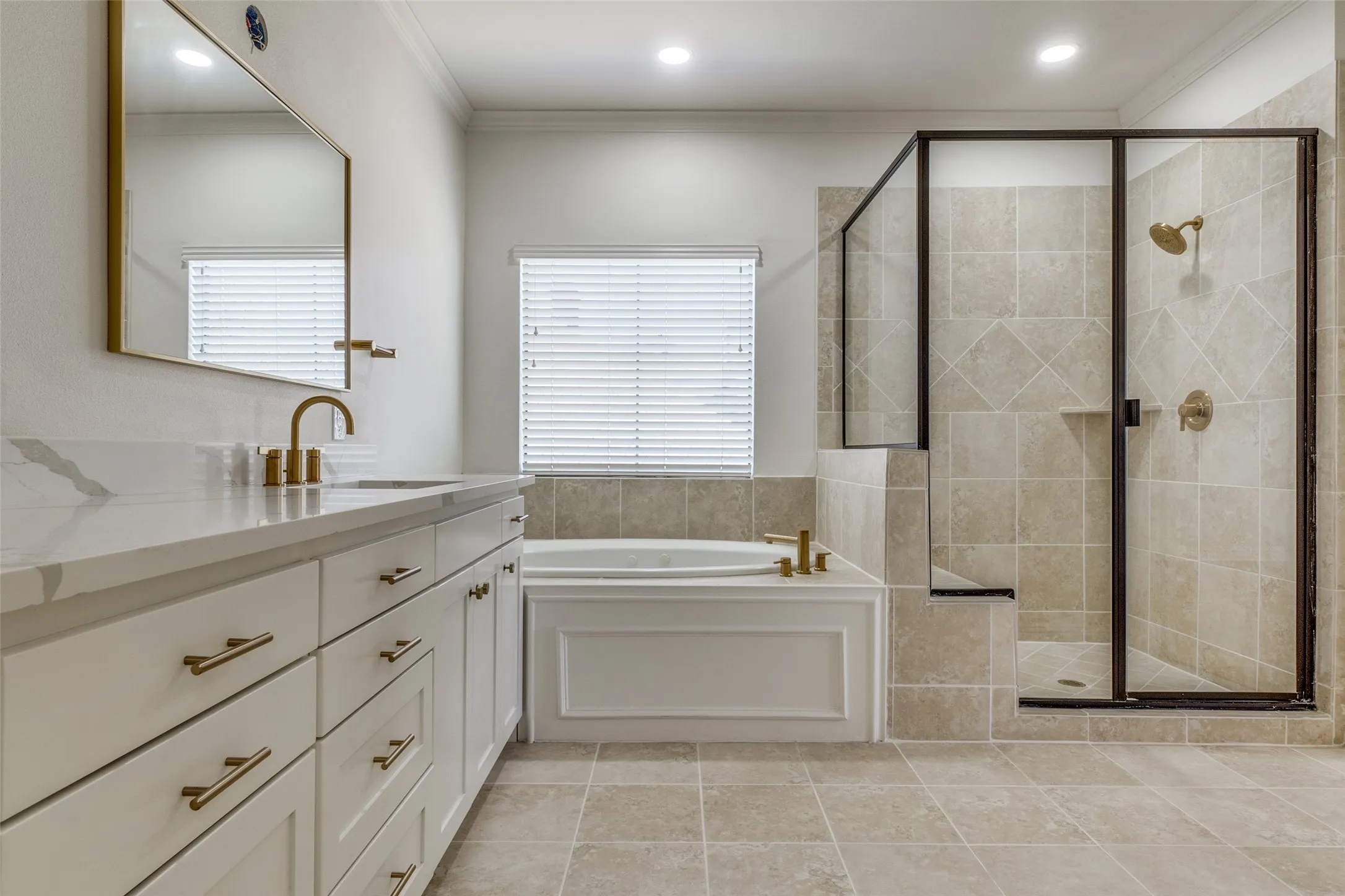 Condominium For Rent in Dallas County , 4210 Prescott C, Dallas, Texas 75219, 3 Bedroom, 3 Bathroom, 2 Garage spaces, 2,000 Sqft, built in 2006, mls#21373653, Real Estate Agent in Dallas, Homes For Rent in Dallas county, Homes For Rent in Dallas, Realtor in Dallas Texas, Real Estate Brokerage Independent Realty Texas, Luminita Cordes Realtor