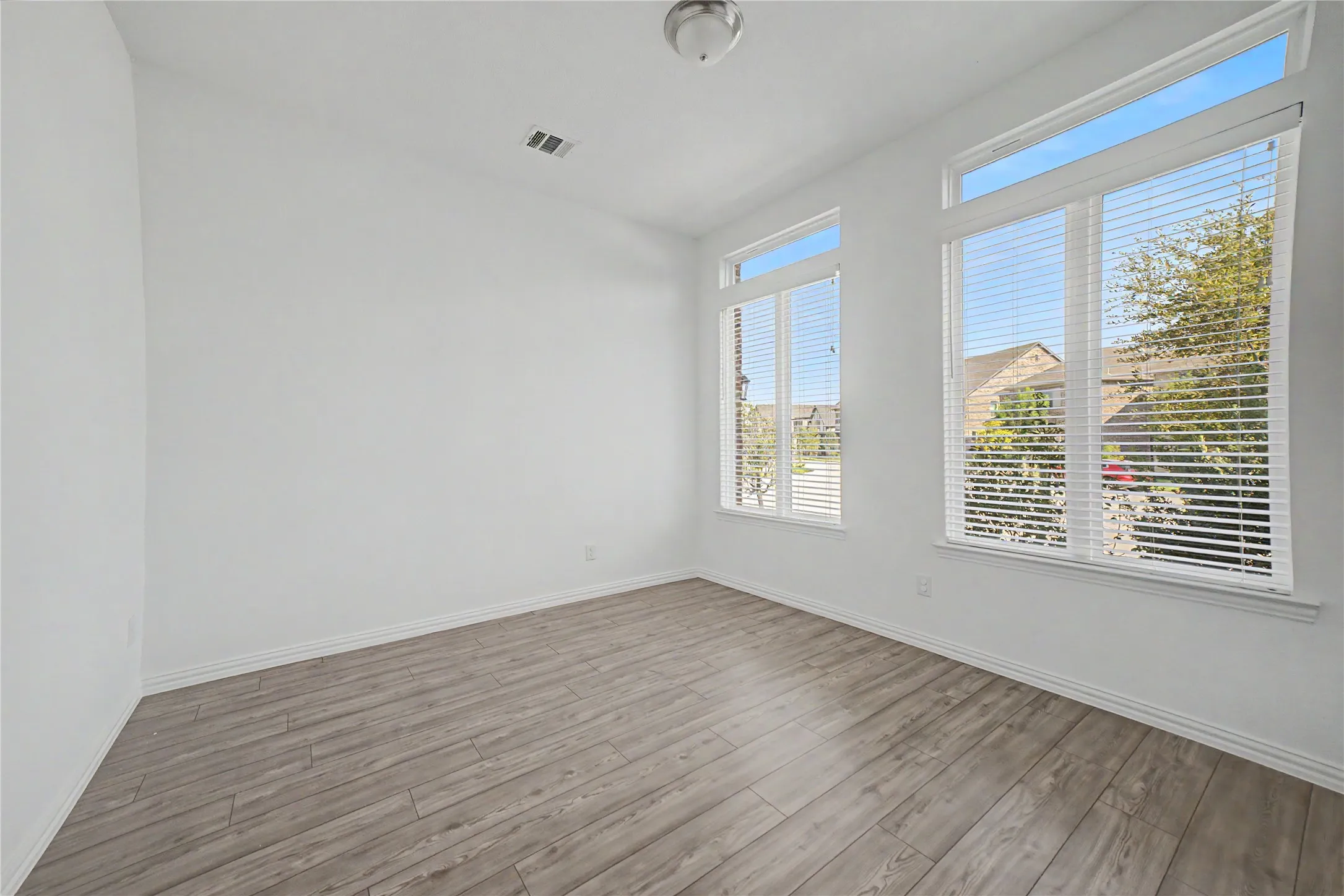 Single Family Residence For Rent in Collin County , 8301 Barnbougle Dunes Drive, Mc Kinney, Texas 75070, 4 Bedroom, 4 Bathroom, 2 Garage spaces, 3,356 Sqft, built in 2021, mls#21374116, Real Estate Agent in Mc Kinney, Homes For Rent in Collin county, Homes For Rent in Mc Kinney, Realtor in Mc Kinney Texas, Real Estate Brokerage Independent Realty Texas, Luminita Cordes Realtor