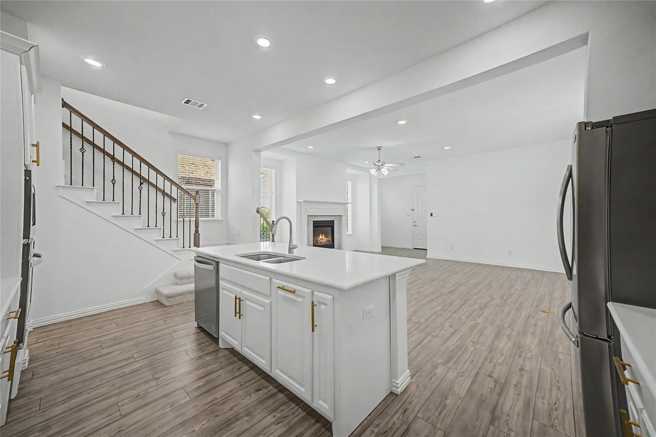 Single Family Residence For Rent in Collin County , 8301 Barnbougle Dunes Drive, Mc Kinney, Texas 75070, 4 Bedroom, 4 Bathroom, 2 Garage spaces, 3,356 Sqft, built in 2021, mls#21374116, Real Estate Agent in Mc Kinney, Homes For Rent in Collin county, Homes For Rent in Mc Kinney, Realtor in Mc Kinney Texas, Real Estate Brokerage Independent Realty Texas, Luminita Cordes Realtor