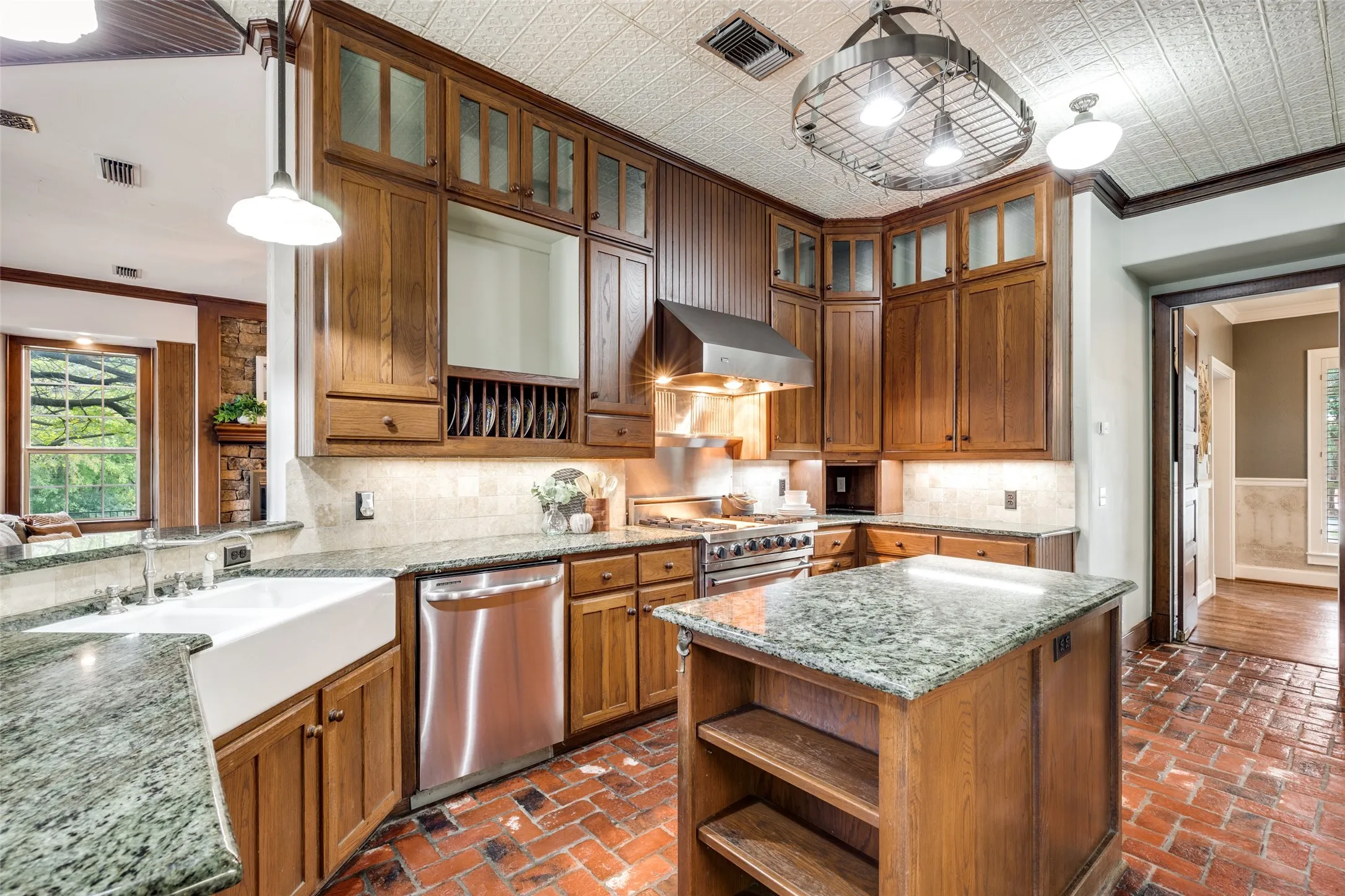 Single Family Residence For Sale in Denton County , 1833 Dr Sanders Road, Cross Roads, Texas 76227, 5 Bedroom, 4 Bathroom, 2 Garage spaces, 4,157 Sqft, built in 1996, mls#21373892, Real Estate Agent in Cross Roads, Homes For Sale in Denton county, Homes For Sale in Cross Roads, Realtor in Cross Roads Texas, Real Estate Brokerage Independent Realty Texas, Luminita Cordes Realtor
