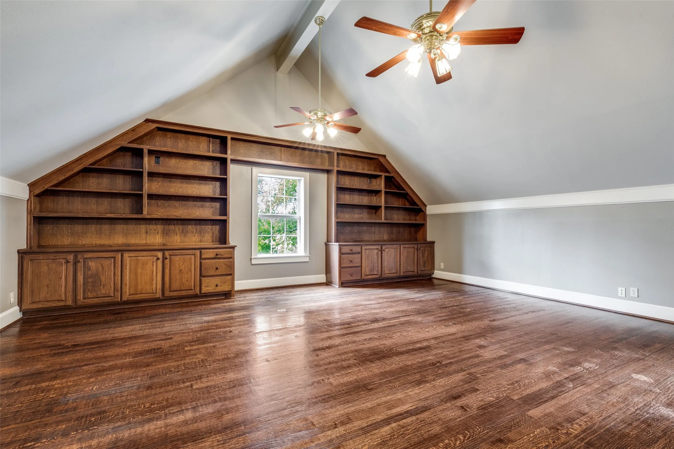 Single Family Residence For Sale in Denton County , 1833 Dr Sanders Road, Cross Roads, Texas 76227, 5 Bedroom, 4 Bathroom, 2 Garage spaces, 4,157 Sqft, built in 1996, mls#21373892, Real Estate Agent in Cross Roads, Homes For Sale in Denton county, Homes For Sale in Cross Roads, Realtor in Cross Roads Texas, Real Estate Brokerage Independent Realty Texas, Luminita Cordes Realtor