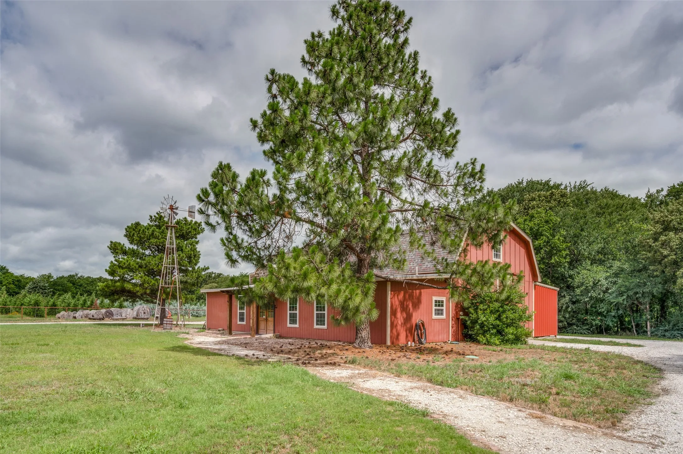 Single Family Residence For Sale in Denton County , 1833 Dr Sanders Road, Cross Roads, Texas 76227, 5 Bedroom, 4 Bathroom, 2 Garage spaces, 4,157 Sqft, built in 1996, mls#21373892, Real Estate Agent in Cross Roads, Homes For Sale in Denton county, Homes For Sale in Cross Roads, Realtor in Cross Roads Texas, Real Estate Brokerage Independent Realty Texas, Luminita Cordes Realtor