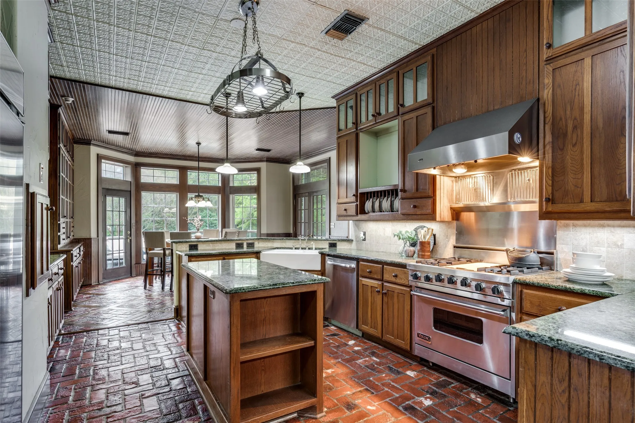 Single Family Residence For Sale in Denton County , 1833 Dr Sanders Road, Cross Roads, Texas 76227, 5 Bedroom, 4 Bathroom, 2 Garage spaces, 4,157 Sqft, built in 1996, mls#21373892, Real Estate Agent in Cross Roads, Homes For Sale in Denton county, Homes For Sale in Cross Roads, Realtor in Cross Roads Texas, Real Estate Brokerage Independent Realty Texas, Luminita Cordes Realtor