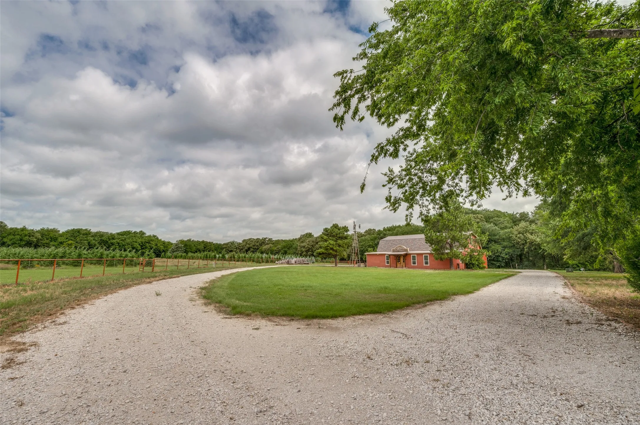 Single Family Residence For Sale in Denton County , 1833 Dr Sanders Road, Cross Roads, Texas 76227, 5 Bedroom, 4 Bathroom, 2 Garage spaces, 4,157 Sqft, built in 1996, mls#21373892, Real Estate Agent in Cross Roads, Homes For Sale in Denton county, Homes For Sale in Cross Roads, Realtor in Cross Roads Texas, Real Estate Brokerage Independent Realty Texas, Luminita Cordes Realtor