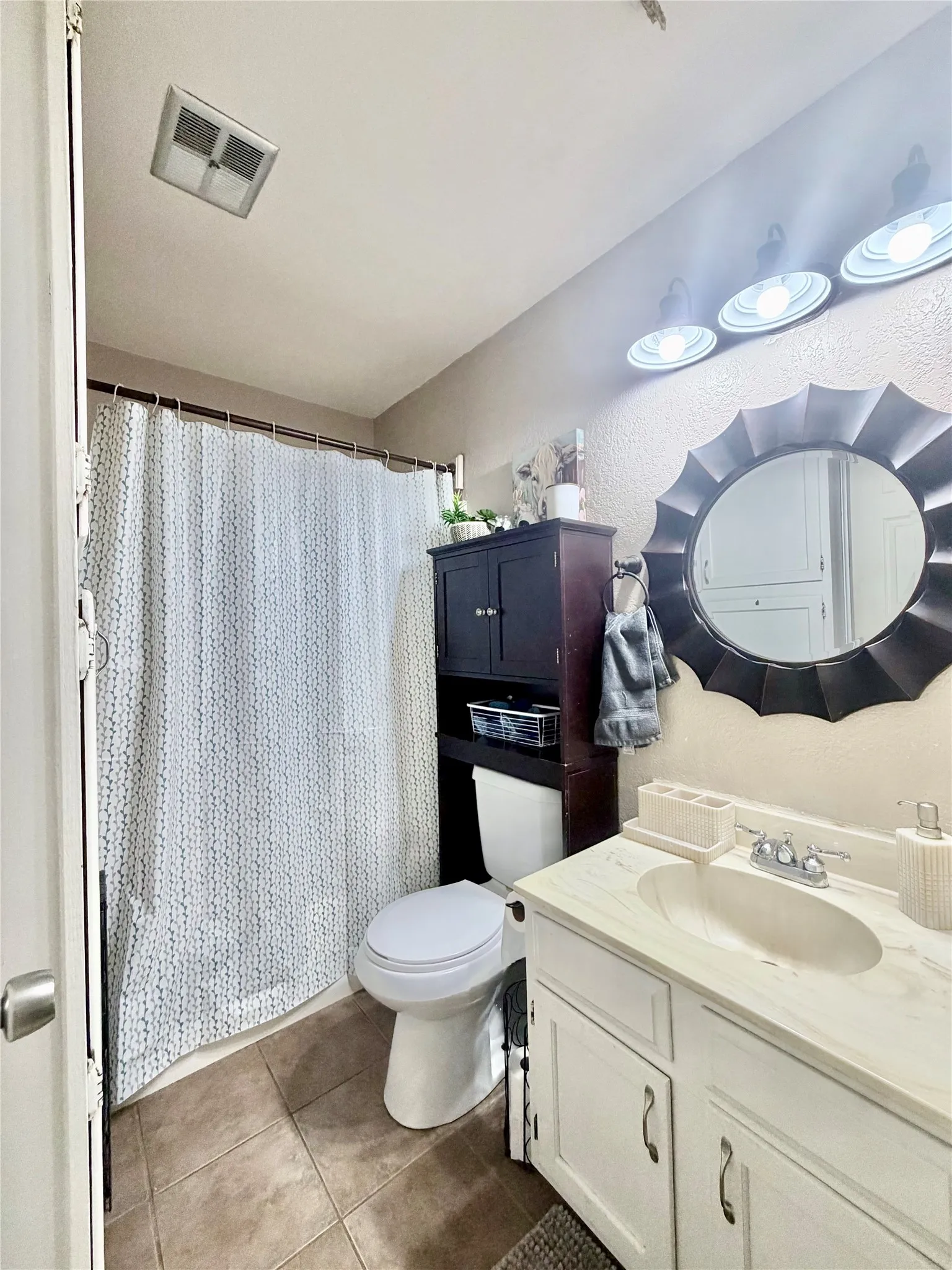 Single Family Residence For Sale in Taylor County , 3742 Trinity Lane, Abilene, Texas 79602, 3 Bedroom, 2 Bathroom, 1 Garage spaces, 1,275 Sqft, built in 1982, mls#21363575, Real Estate Agent in Abilene, Homes For Sale in Taylor county, Homes For Sale in Abilene, Realtor in Abilene Texas, Real Estate Brokerage Independent Realty Texas, Luminita Cordes Realtor