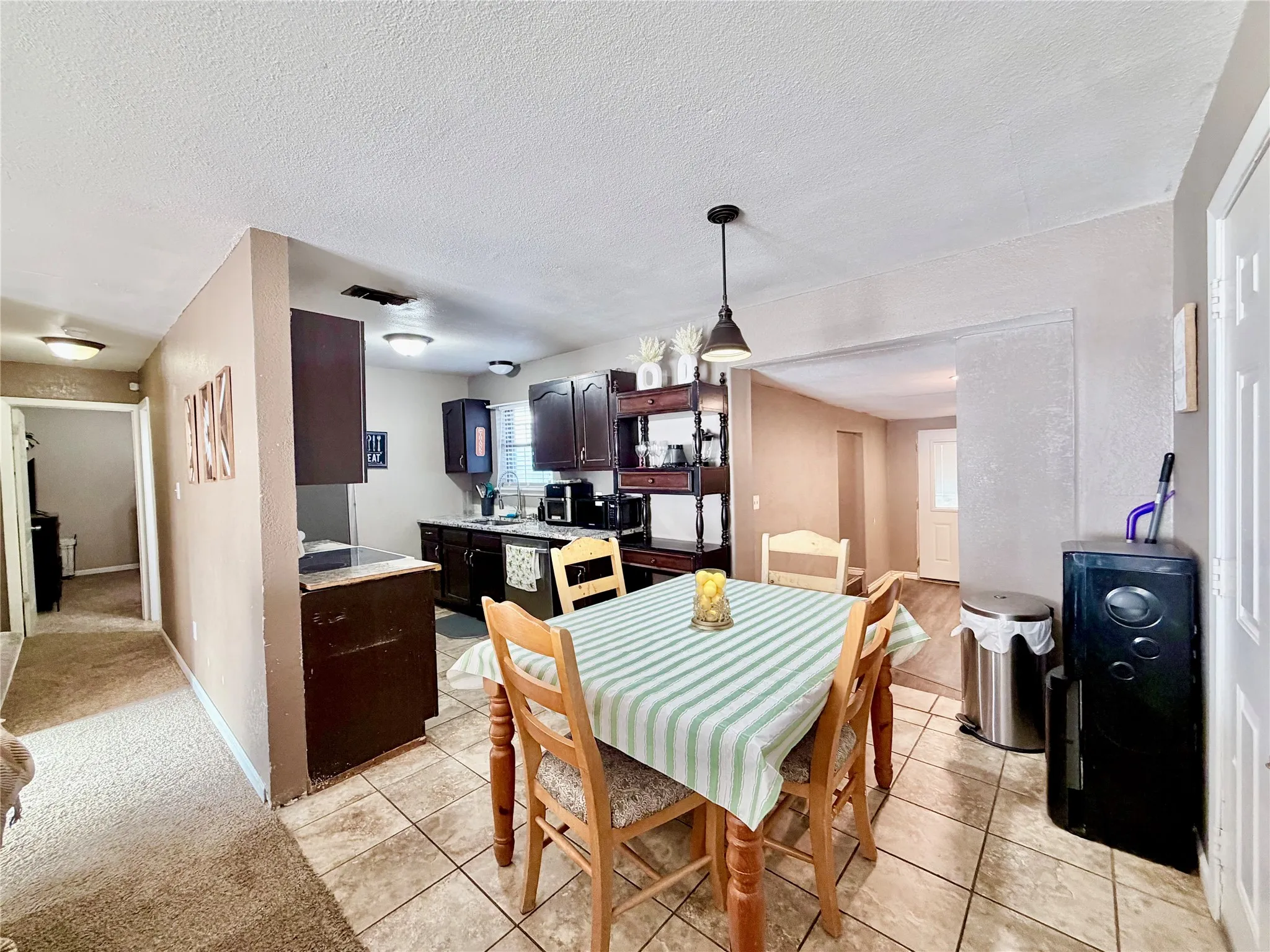 Single Family Residence For Sale in Taylor County , 3742 Trinity Lane, Abilene, Texas 79602, 3 Bedroom, 2 Bathroom, 1 Garage spaces, 1,275 Sqft, built in 1982, mls#21363575, Real Estate Agent in Abilene, Homes For Sale in Taylor county, Homes For Sale in Abilene, Realtor in Abilene Texas, Real Estate Brokerage Independent Realty Texas, Luminita Cordes Realtor