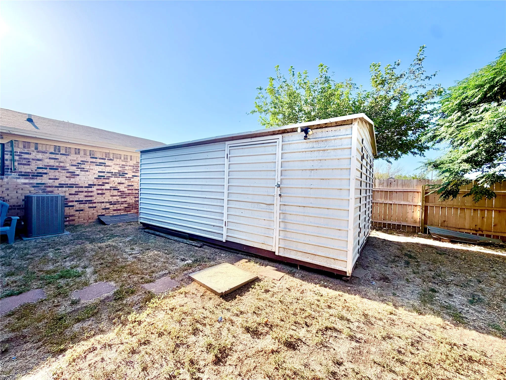 Single Family Residence For Sale in Taylor County , 3742 Trinity Lane, Abilene, Texas 79602, 3 Bedroom, 2 Bathroom, 1 Garage spaces, 1,275 Sqft, built in 1982, mls#21363575, Real Estate Agent in Abilene, Homes For Sale in Taylor county, Homes For Sale in Abilene, Realtor in Abilene Texas, Real Estate Brokerage Independent Realty Texas, Luminita Cordes Realtor