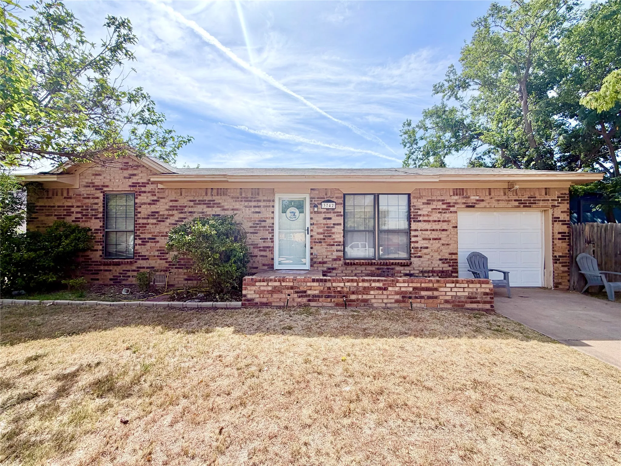 Single Family Residence For Sale in Taylor County , 3742 Trinity Lane, Abilene, Texas 79602, 3 Bedroom, 2 Bathroom, 1 Garage spaces, 1,275 Sqft, built in 1982, mls#21363575, Real Estate Agent in Abilene, Homes For Sale in Taylor county, Homes For Sale in Abilene, Realtor in Abilene Texas, Real Estate Brokerage Independent Realty Texas, Luminita Cordes Realtor
