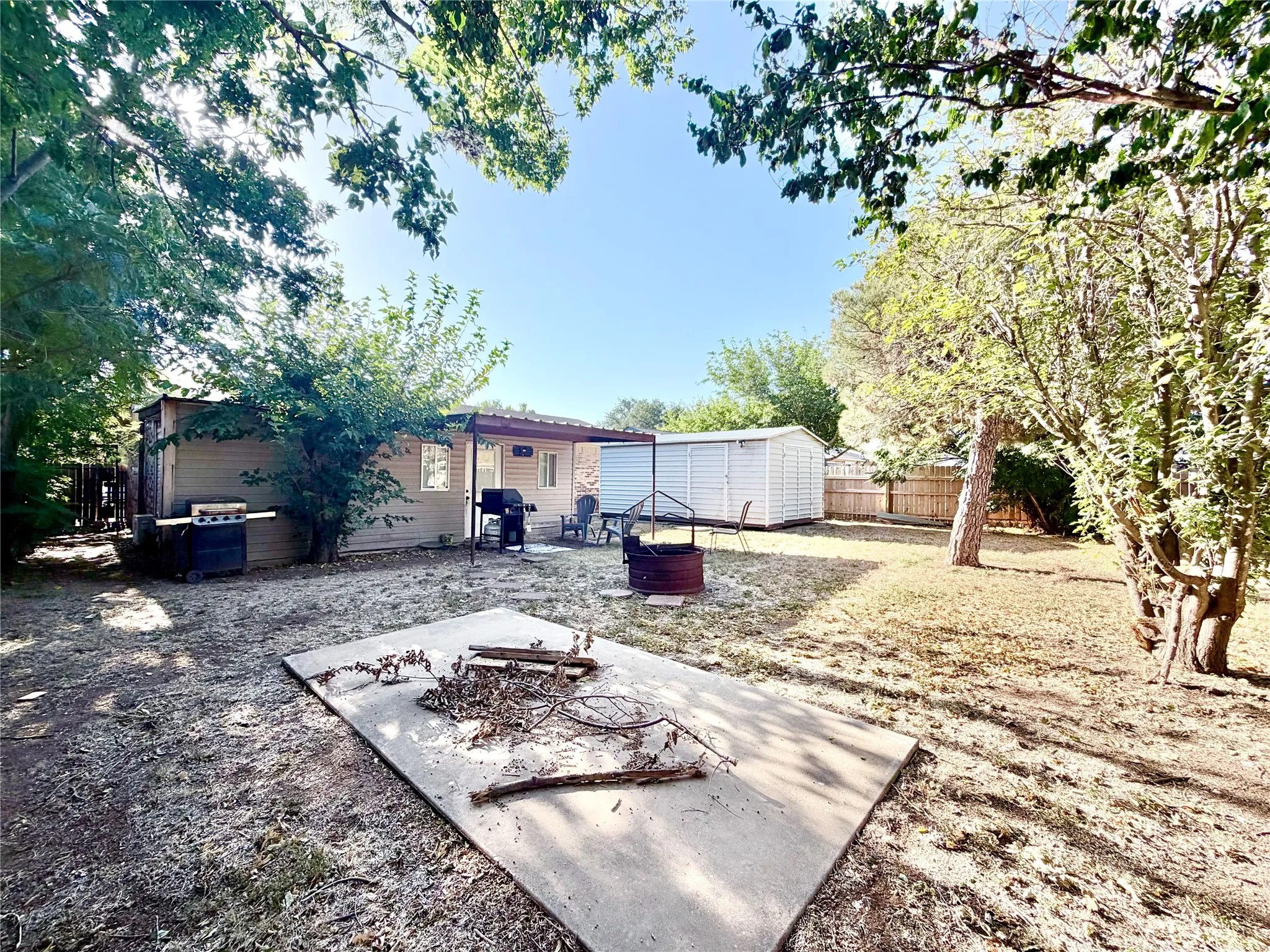 Single Family Residence For Sale in Taylor County , 3742 Trinity Lane, Abilene, Texas 79602, 3 Bedroom, 2 Bathroom, 1 Garage spaces, 1,275 Sqft, built in 1982, mls#21363575, Real Estate Agent in Abilene, Homes For Sale in Taylor county, Homes For Sale in Abilene, Realtor in Abilene Texas, Real Estate Brokerage Independent Realty Texas, Luminita Cordes Realtor