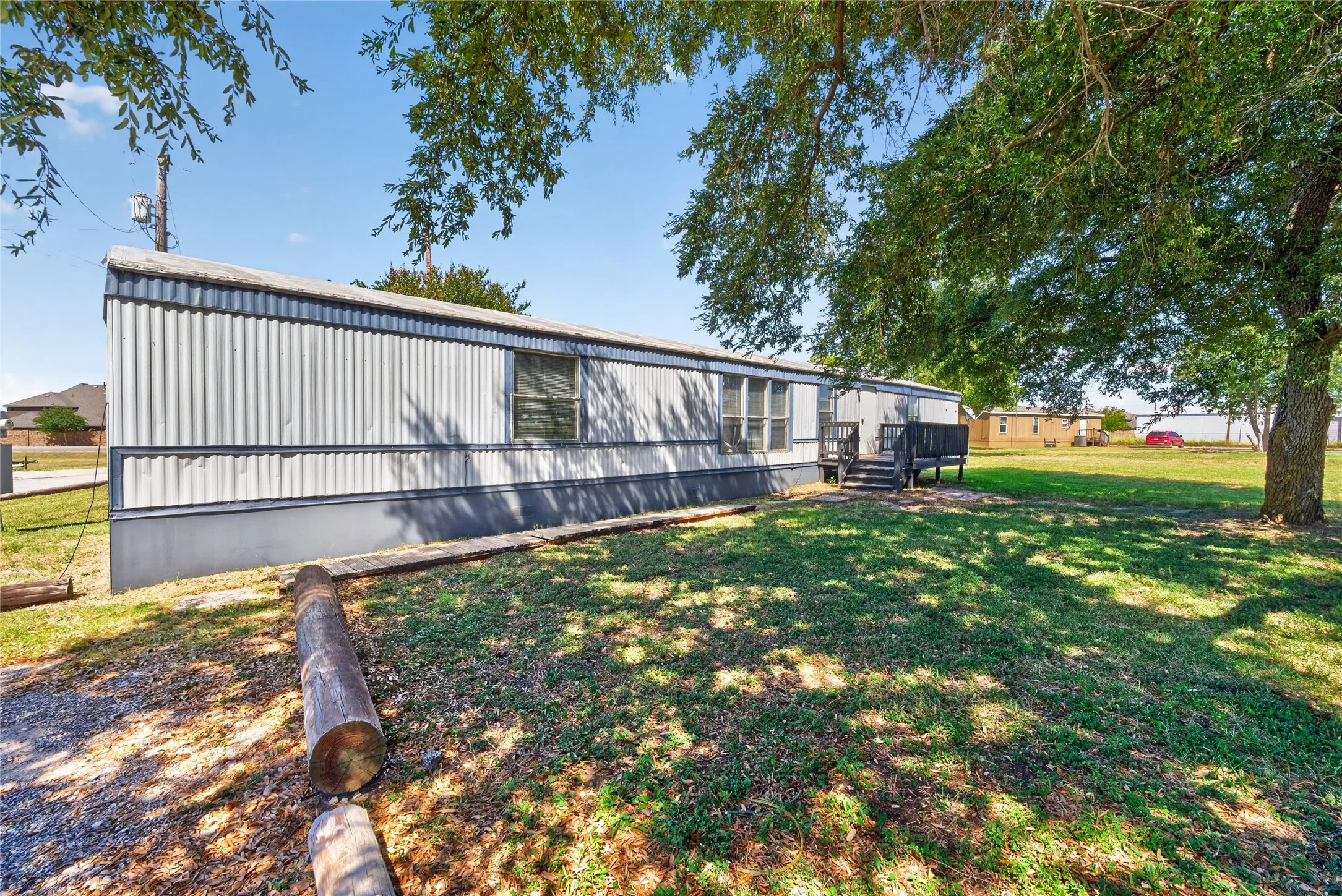 Mobile Home For Rent in Johnson County , 1341 Flying L Lane 10, Mansfield, Texas 76063, 3 Bedroom, 2 Bathroom, Garage spaces, 1,216 Sqft, built in 2002, mls#21374109, Real Estate Agent in Mansfield, Homes For Rent in Johnson county, Homes For Rent in Mansfield, Realtor in Mansfield Texas, Real Estate Brokerage Independent Realty Texas, Luminita Cordes Realtor