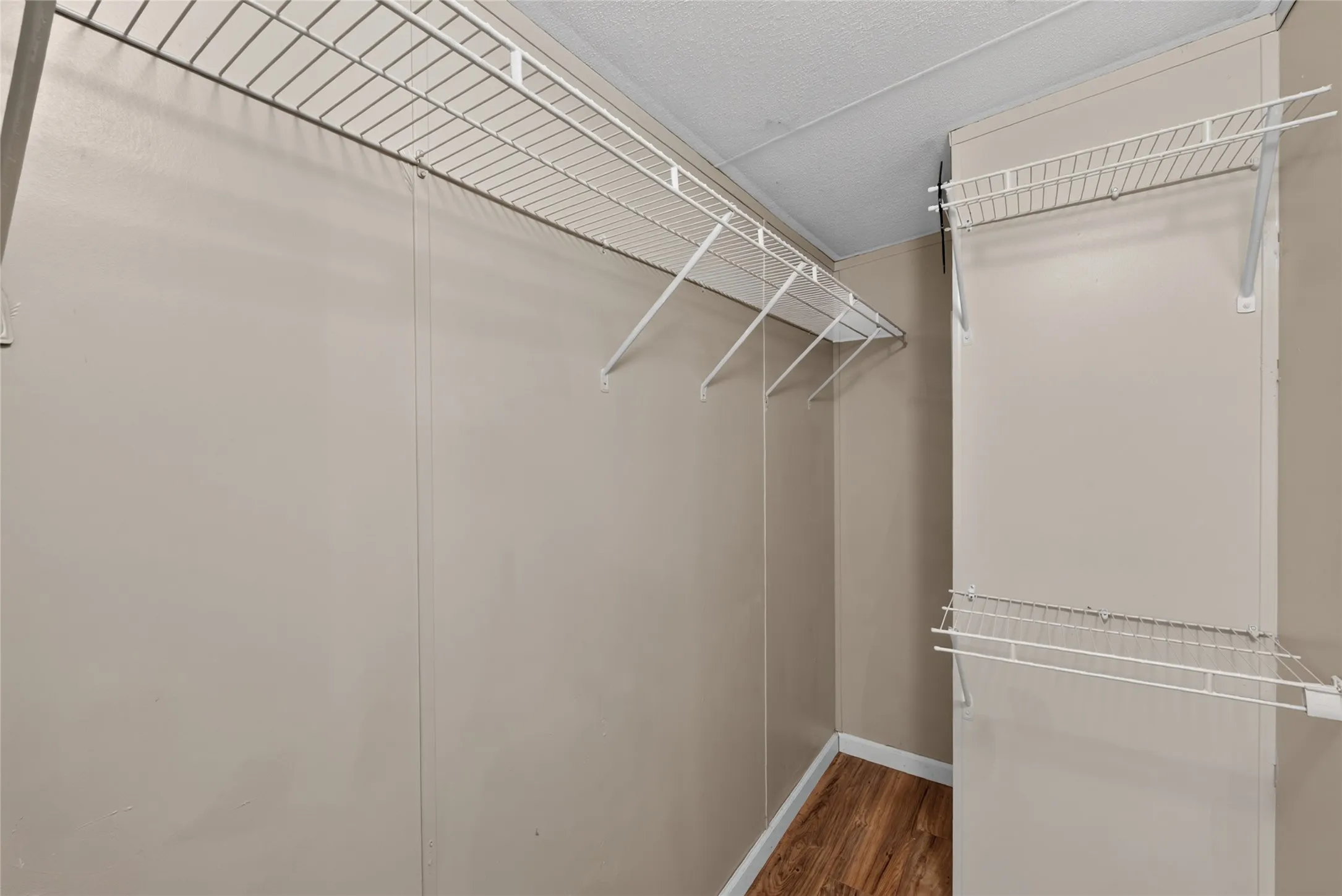 Mobile Home For Rent in Johnson County , 1341 Flying L Lane 10, Mansfield, Texas 76063, 3 Bedroom, 2 Bathroom, Garage spaces, 1,216 Sqft, built in 2002, mls#21374109, Real Estate Agent in Mansfield, Homes For Rent in Johnson county, Homes For Rent in Mansfield, Realtor in Mansfield Texas, Real Estate Brokerage Independent Realty Texas, Luminita Cordes Realtor
