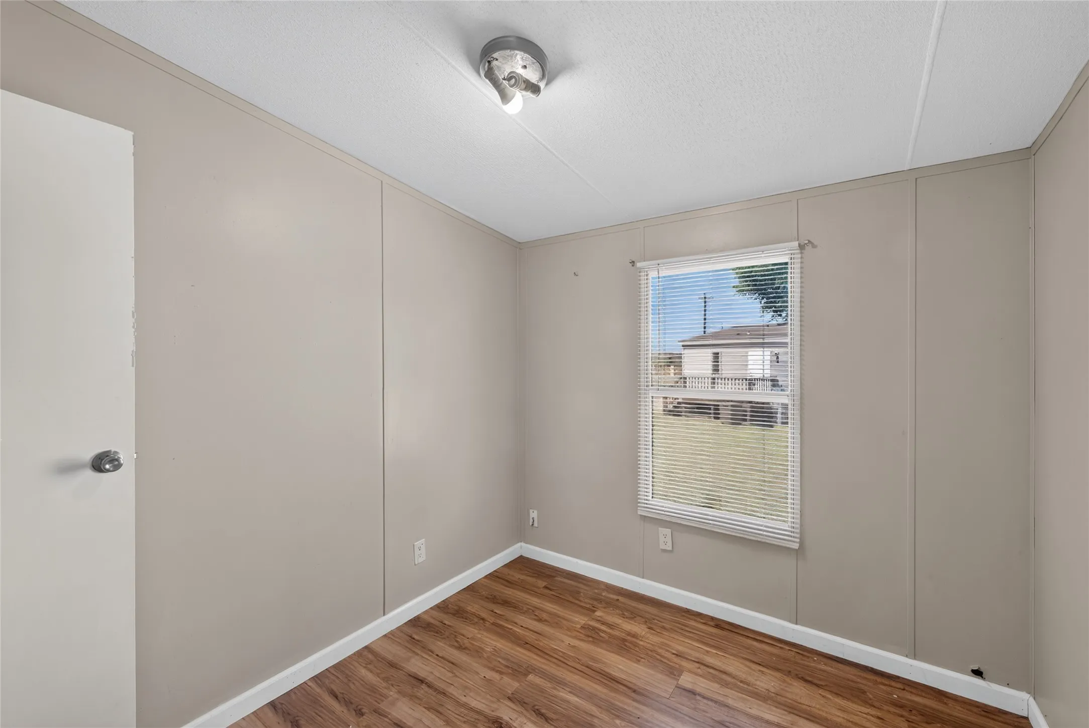 Mobile Home For Rent in Johnson County , 1341 Flying L Lane 10, Mansfield, Texas 76063, 3 Bedroom, 2 Bathroom, Garage spaces, 1,216 Sqft, built in 2002, mls#21374109, Real Estate Agent in Mansfield, Homes For Rent in Johnson county, Homes For Rent in Mansfield, Realtor in Mansfield Texas, Real Estate Brokerage Independent Realty Texas, Luminita Cordes Realtor