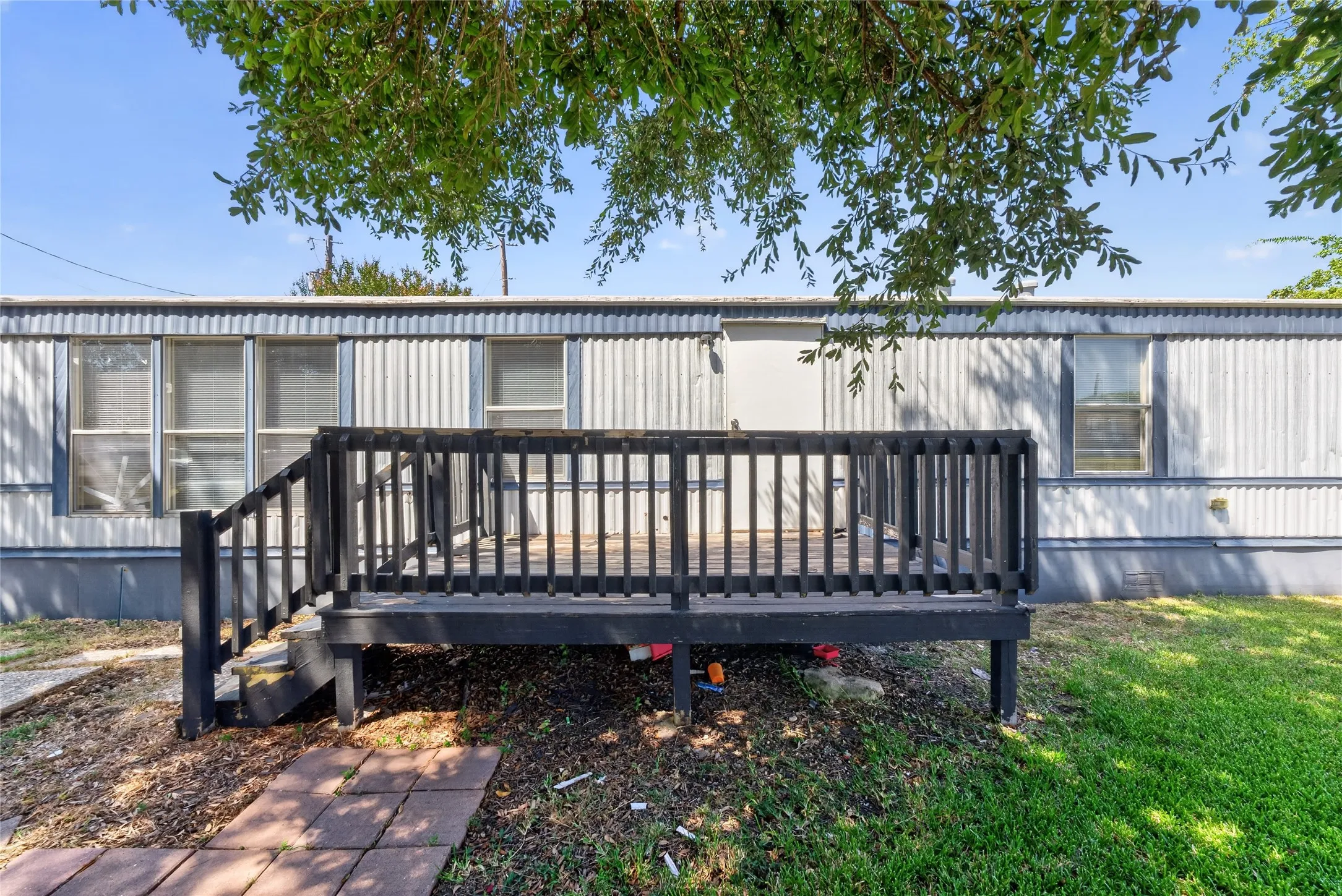 Mobile Home For Rent in Johnson County , 1341 Flying L Lane 10, Mansfield, Texas 76063, 3 Bedroom, 2 Bathroom, Garage spaces, 1,216 Sqft, built in 2002, mls#21374109, Real Estate Agent in Mansfield, Homes For Rent in Johnson county, Homes For Rent in Mansfield, Realtor in Mansfield Texas, Real Estate Brokerage Independent Realty Texas, Luminita Cordes Realtor