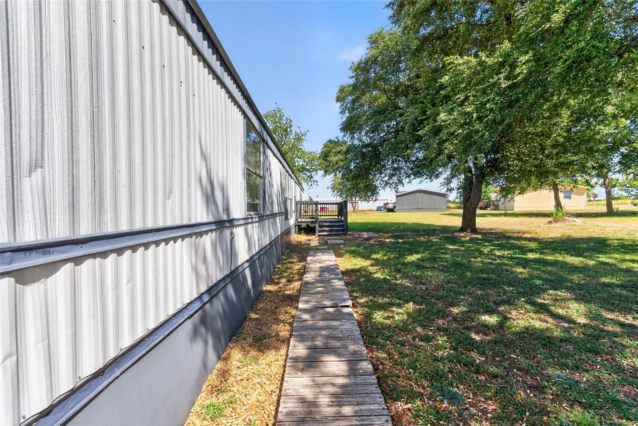 Mobile Home For Rent in Johnson County , 1341 Flying L Lane 10, Mansfield, Texas 76063, 3 Bedroom, 2 Bathroom, Garage spaces, 1,216 Sqft, built in 2002, mls#21374109, Real Estate Agent in Mansfield, Homes For Rent in Johnson county, Homes For Rent in Mansfield, Realtor in Mansfield Texas, Real Estate Brokerage Independent Realty Texas, Luminita Cordes Realtor