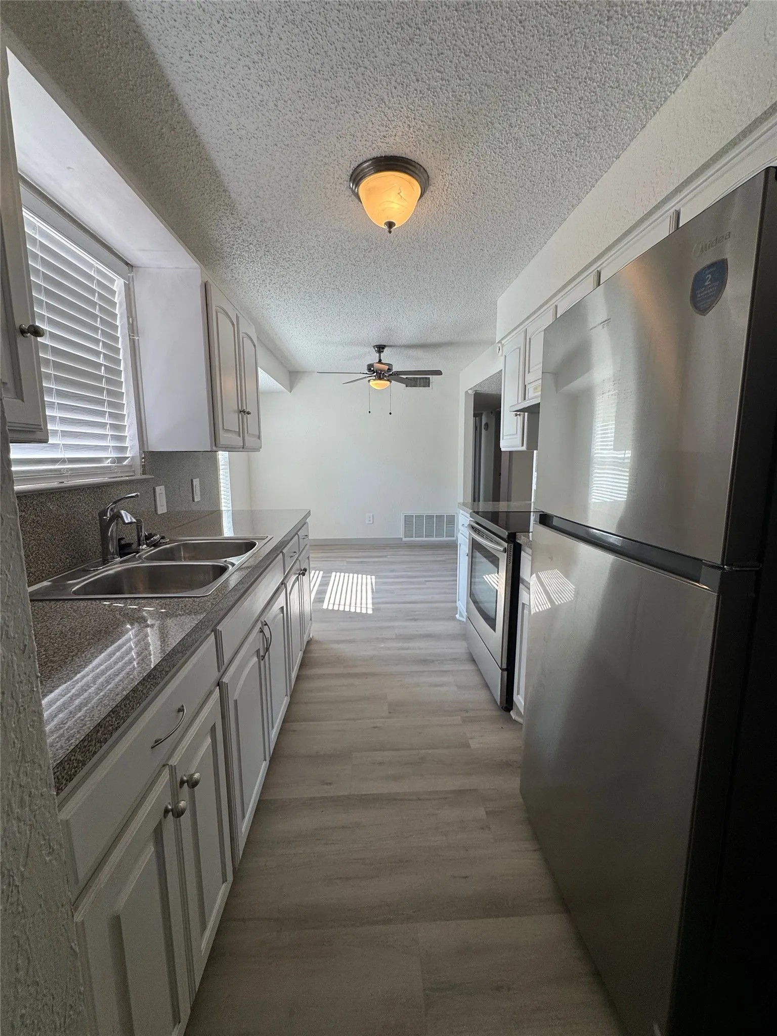 Single Family Residence For Rent in Tarrant County , 4900 French Wood Drive, Arlington, Texas 76016, 3 Bedroom, 2 Bathroom, 2 Garage spaces, 1,641 Sqft, built in 1977, mls#21374132, Real Estate Agent in Arlington, Homes For Rent in Tarrant county, Homes For Rent in Arlington, Realtor in Arlington Texas, Real Estate Brokerage Independent Realty Texas, Luminita Cordes Realtor
