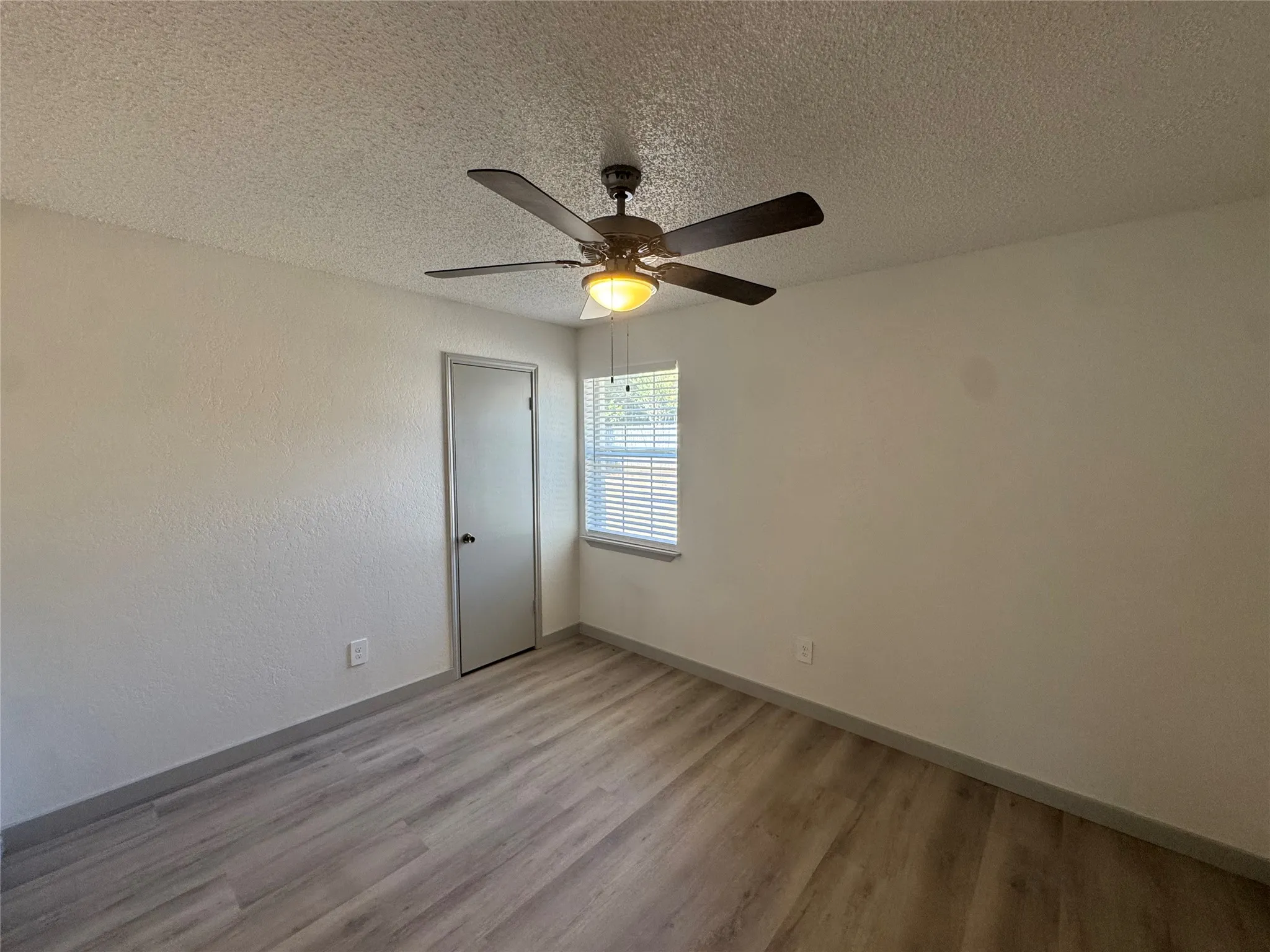 Single Family Residence For Rent in Tarrant County , 4900 French Wood Drive, Arlington, Texas 76016, 3 Bedroom, 2 Bathroom, 2 Garage spaces, 1,641 Sqft, built in 1977, mls#21374132, Real Estate Agent in Arlington, Homes For Rent in Tarrant county, Homes For Rent in Arlington, Realtor in Arlington Texas, Real Estate Brokerage Independent Realty Texas, Luminita Cordes Realtor